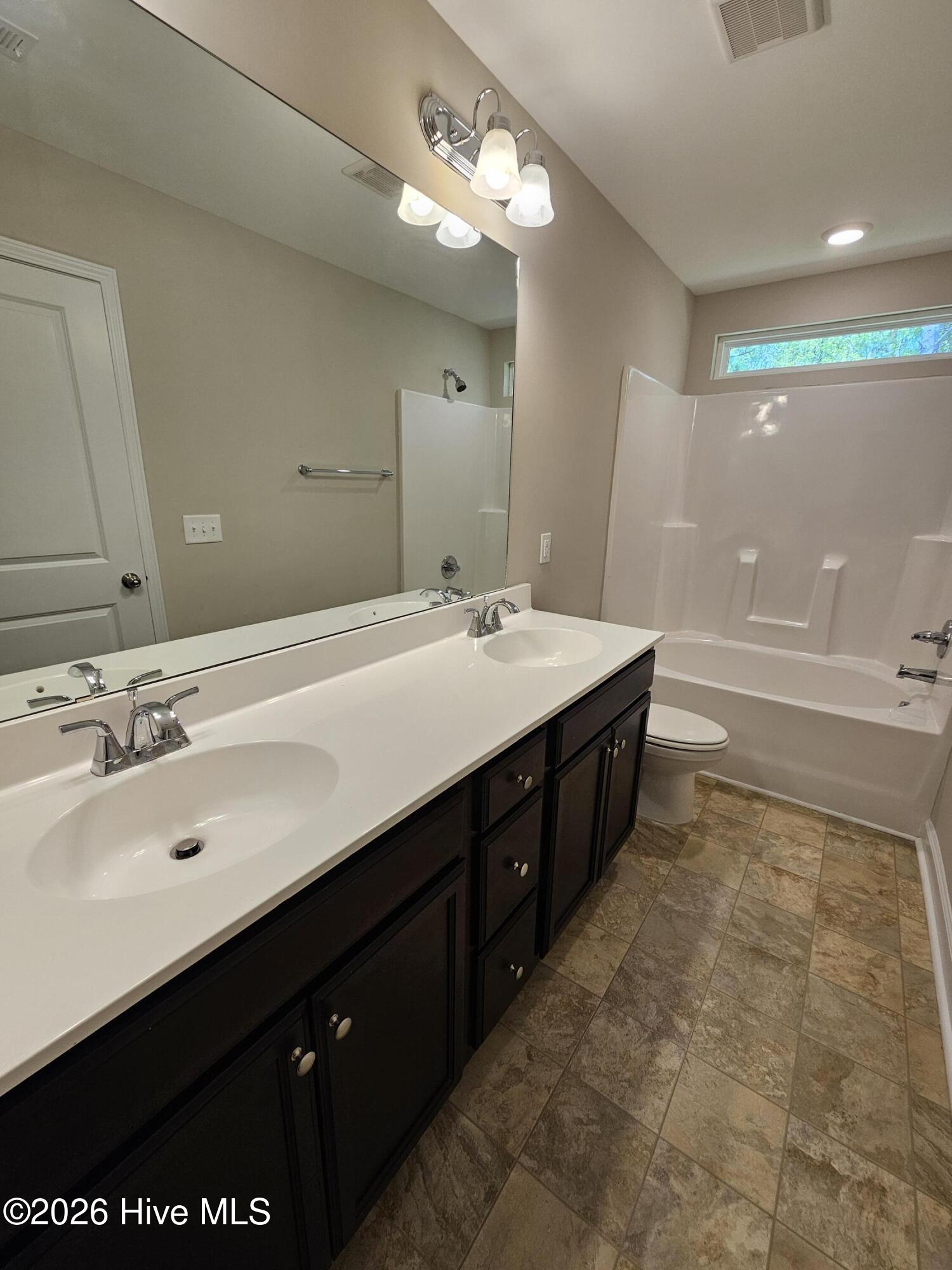 100554238 | Photo 10