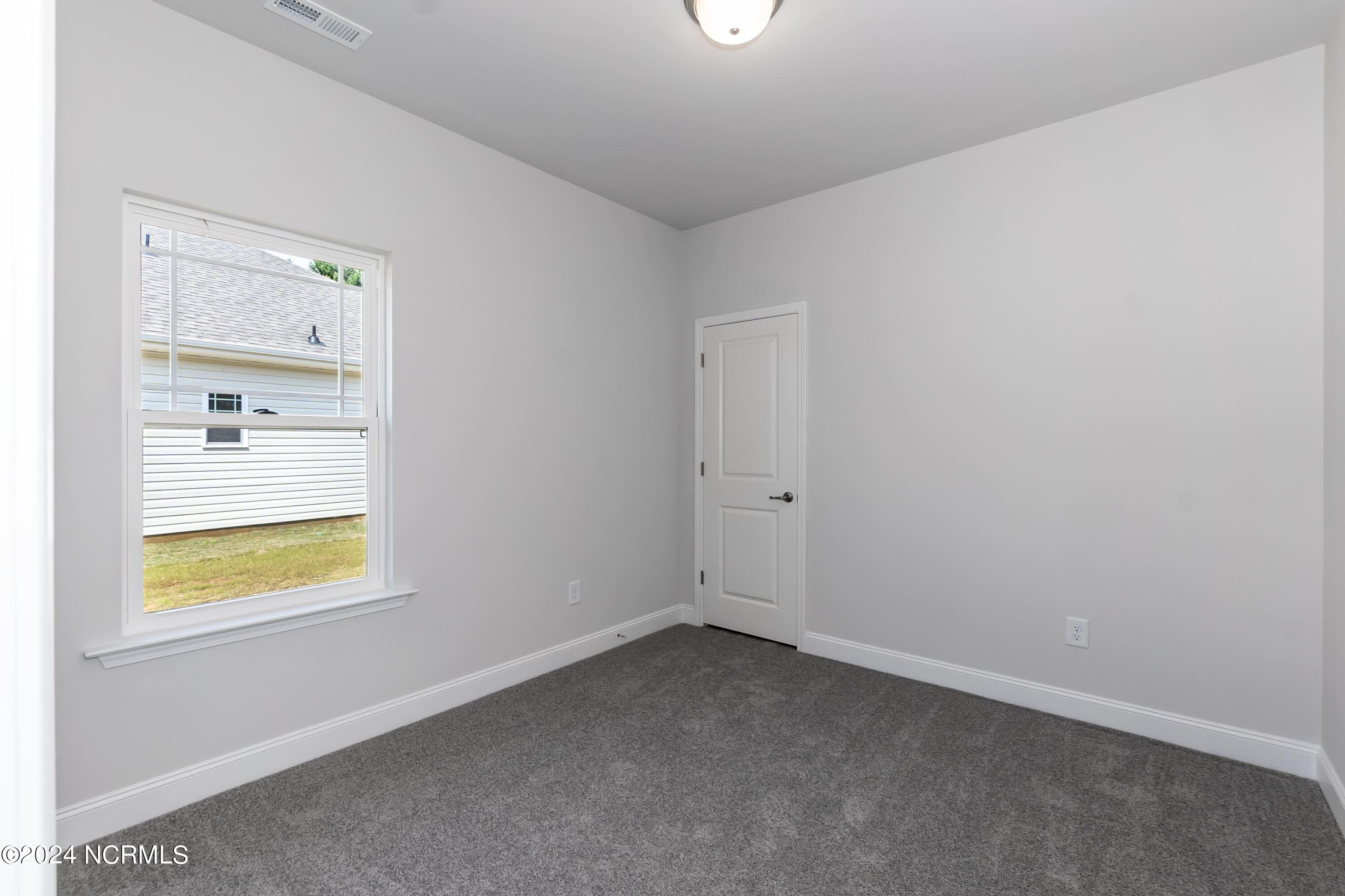 100466257 | Photo 19