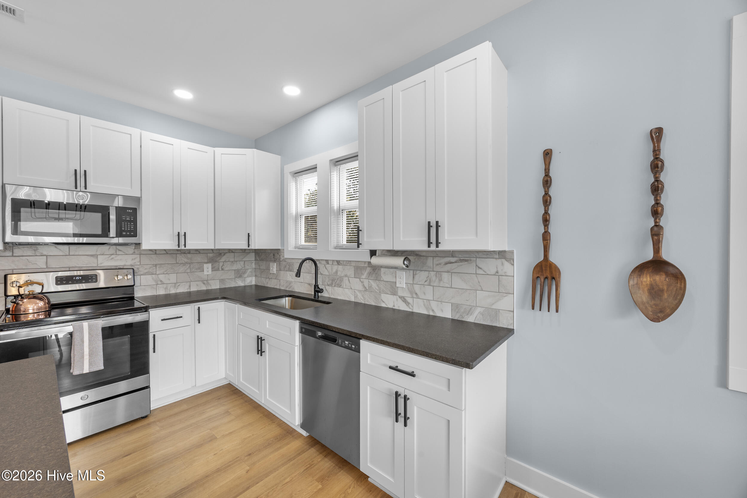 100545207 | Photo 18