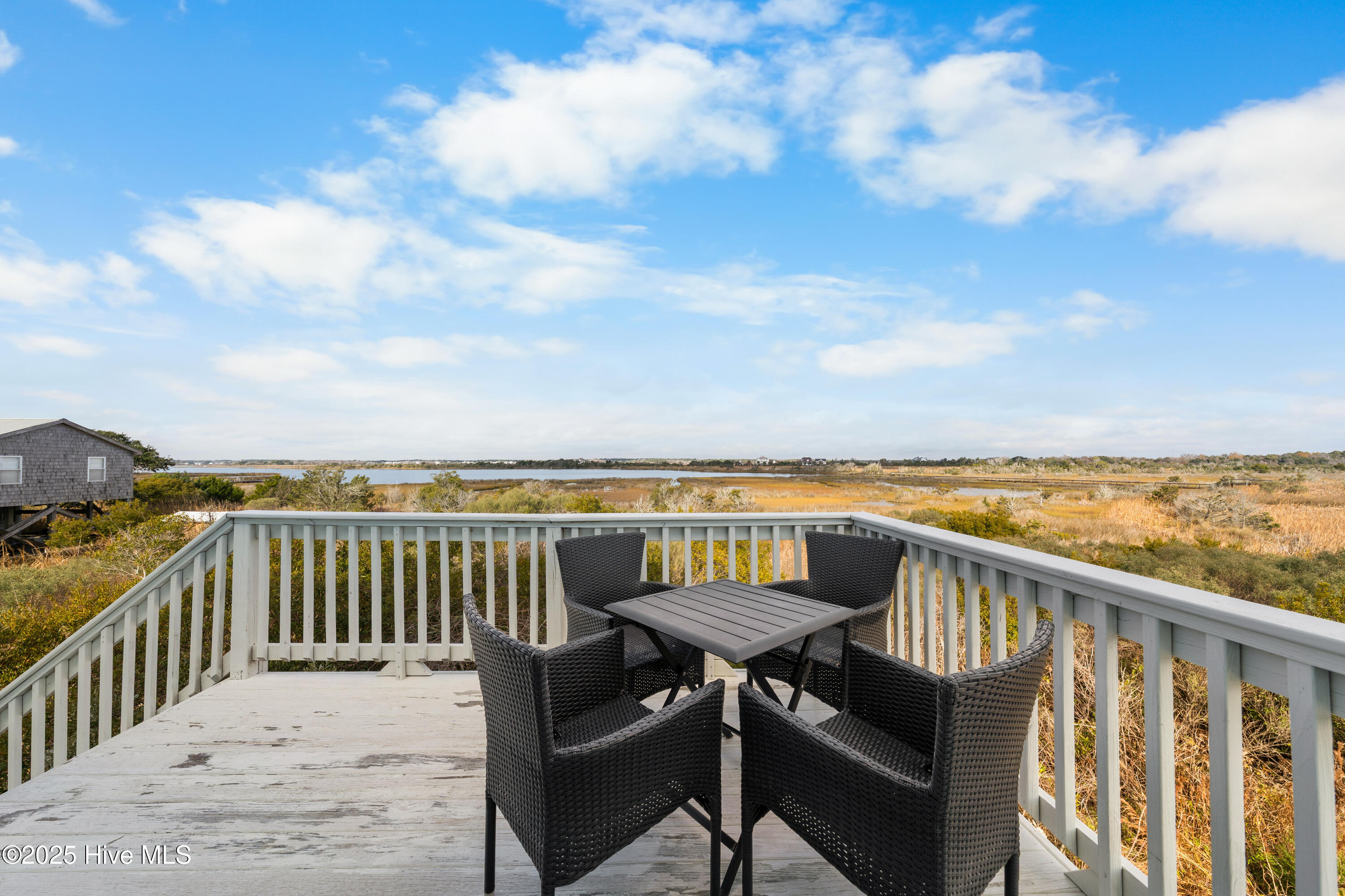 100544143 | Photo 26