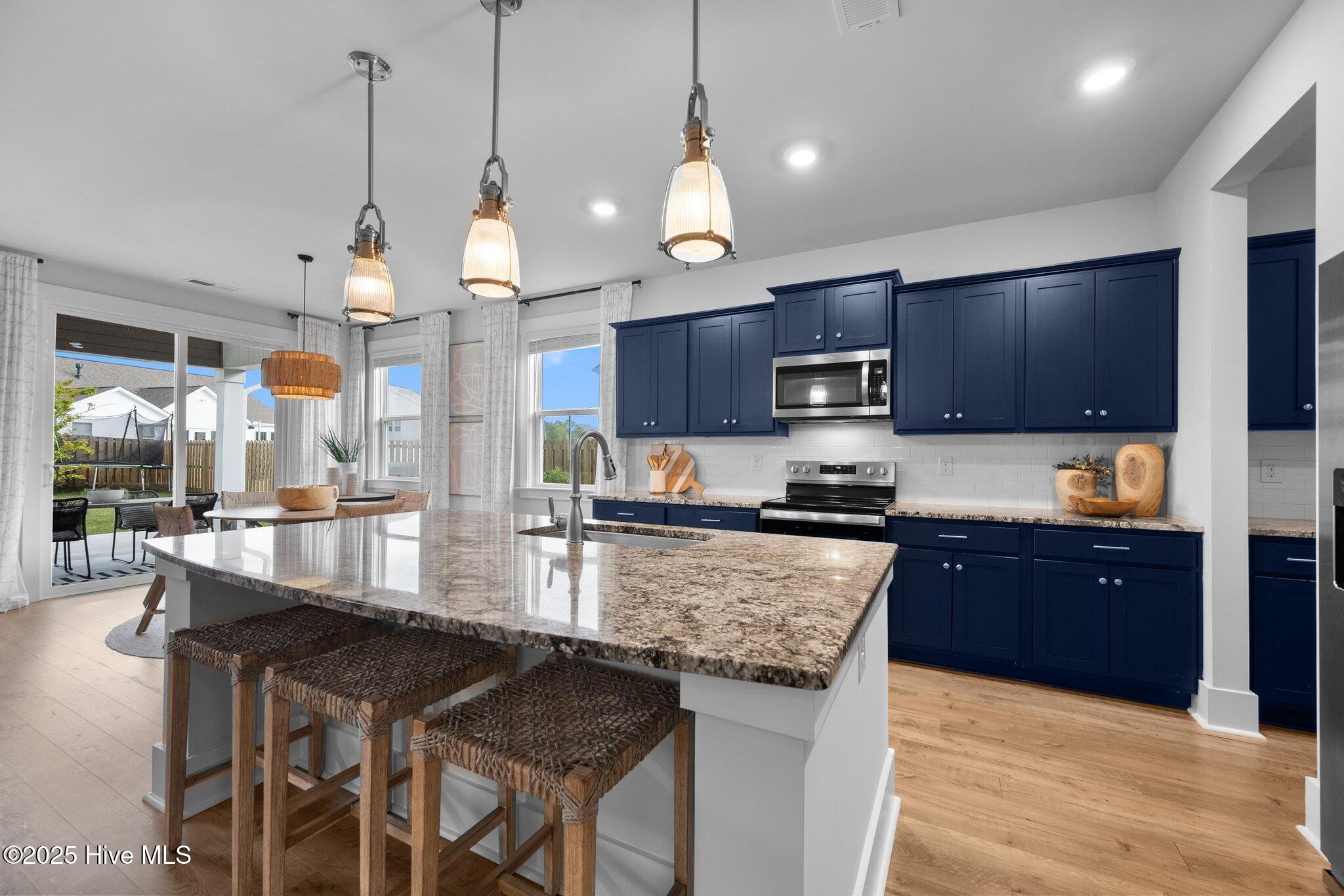 100545620 | Photo 14