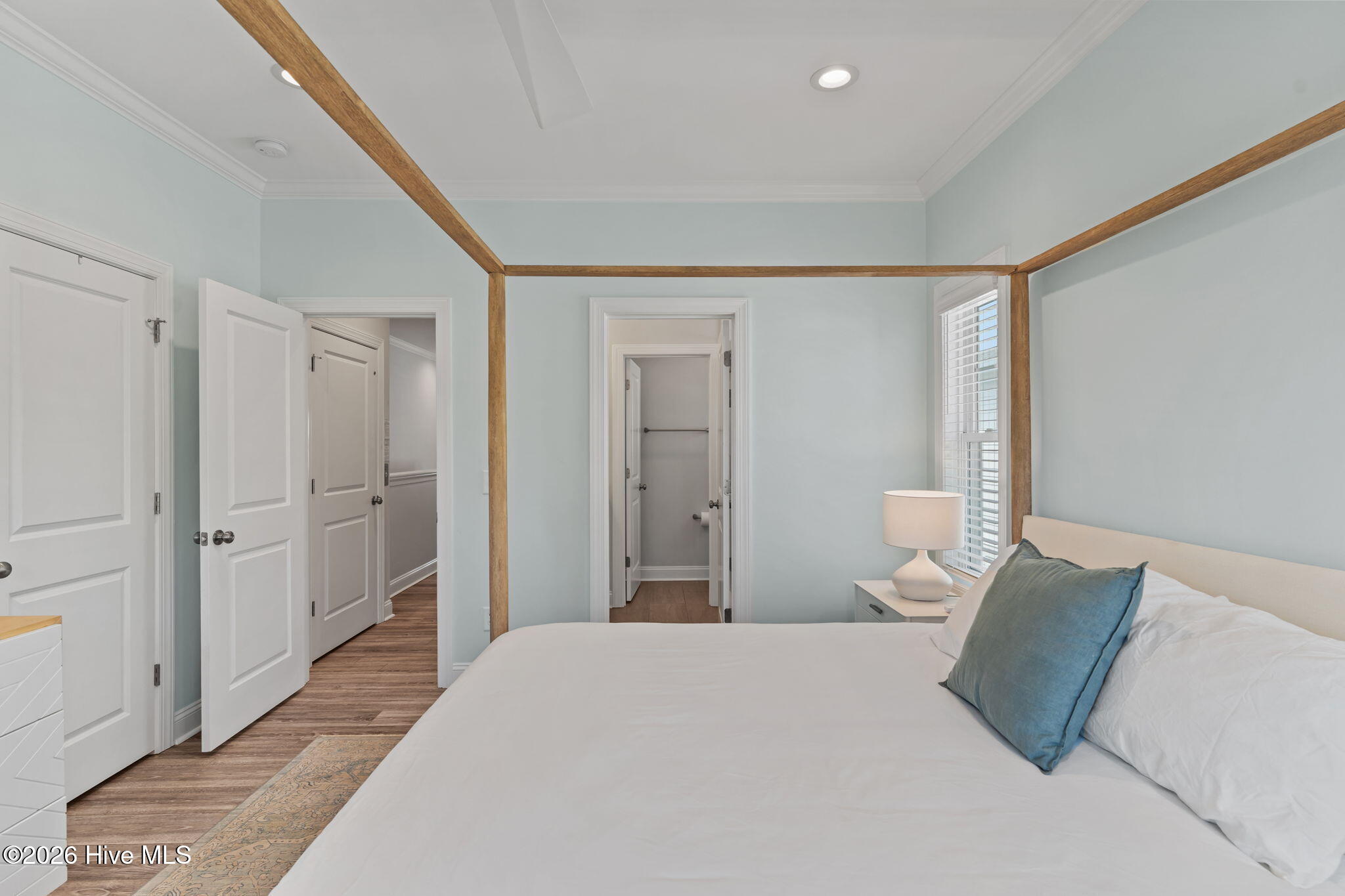 100565767 | Photo 21