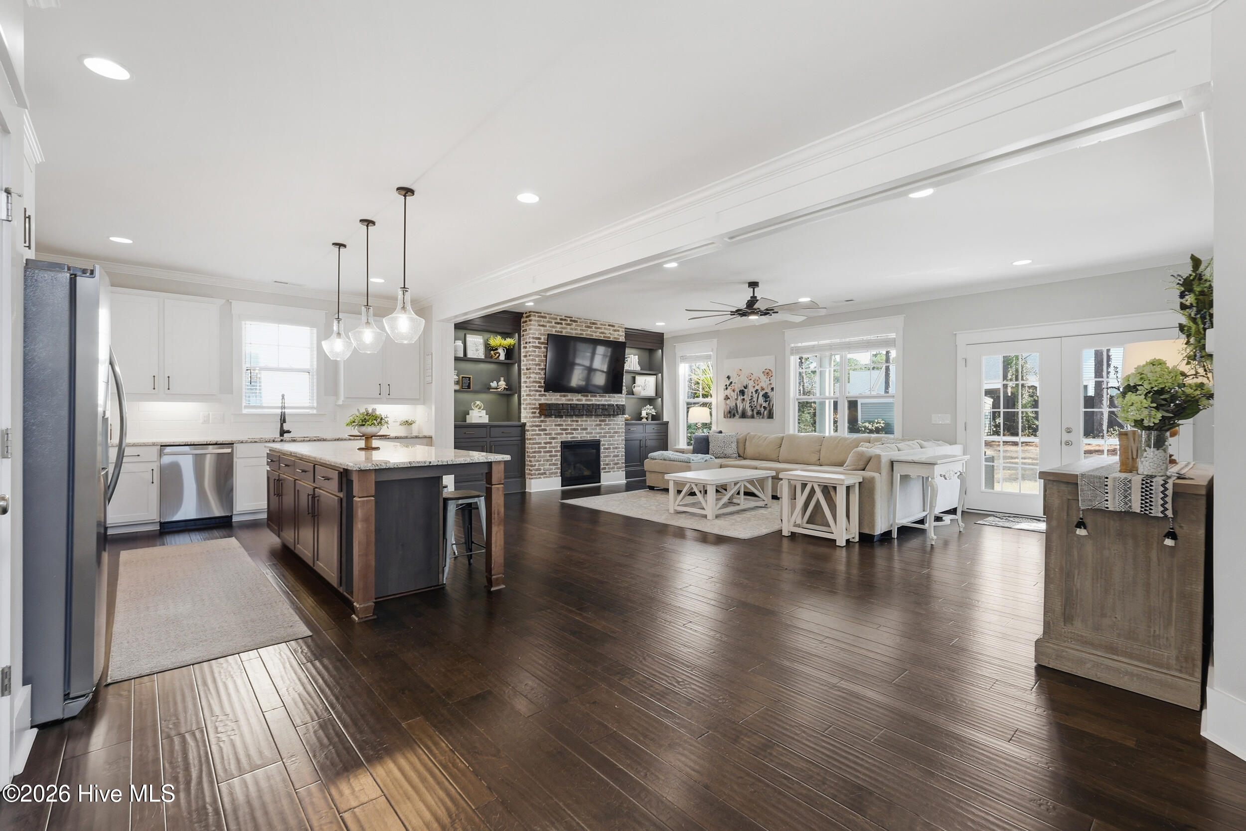 100561471 | Photo 15