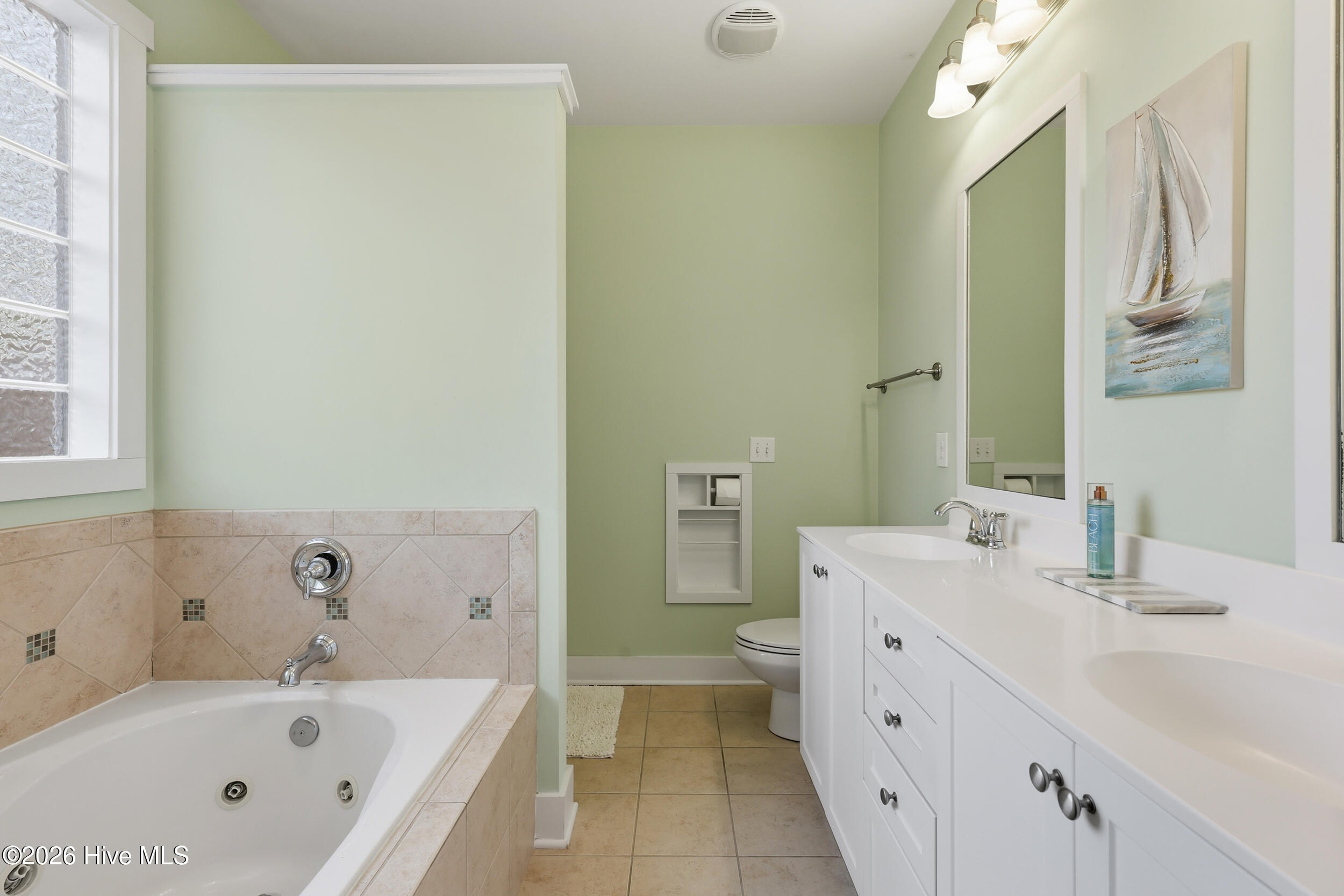 100550735 | Photo 19