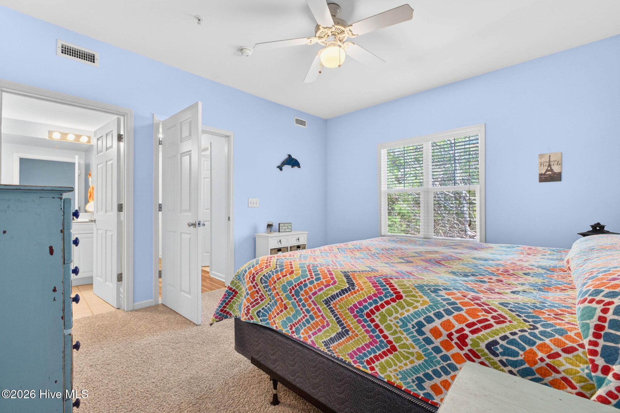 100562066 | Photo 29