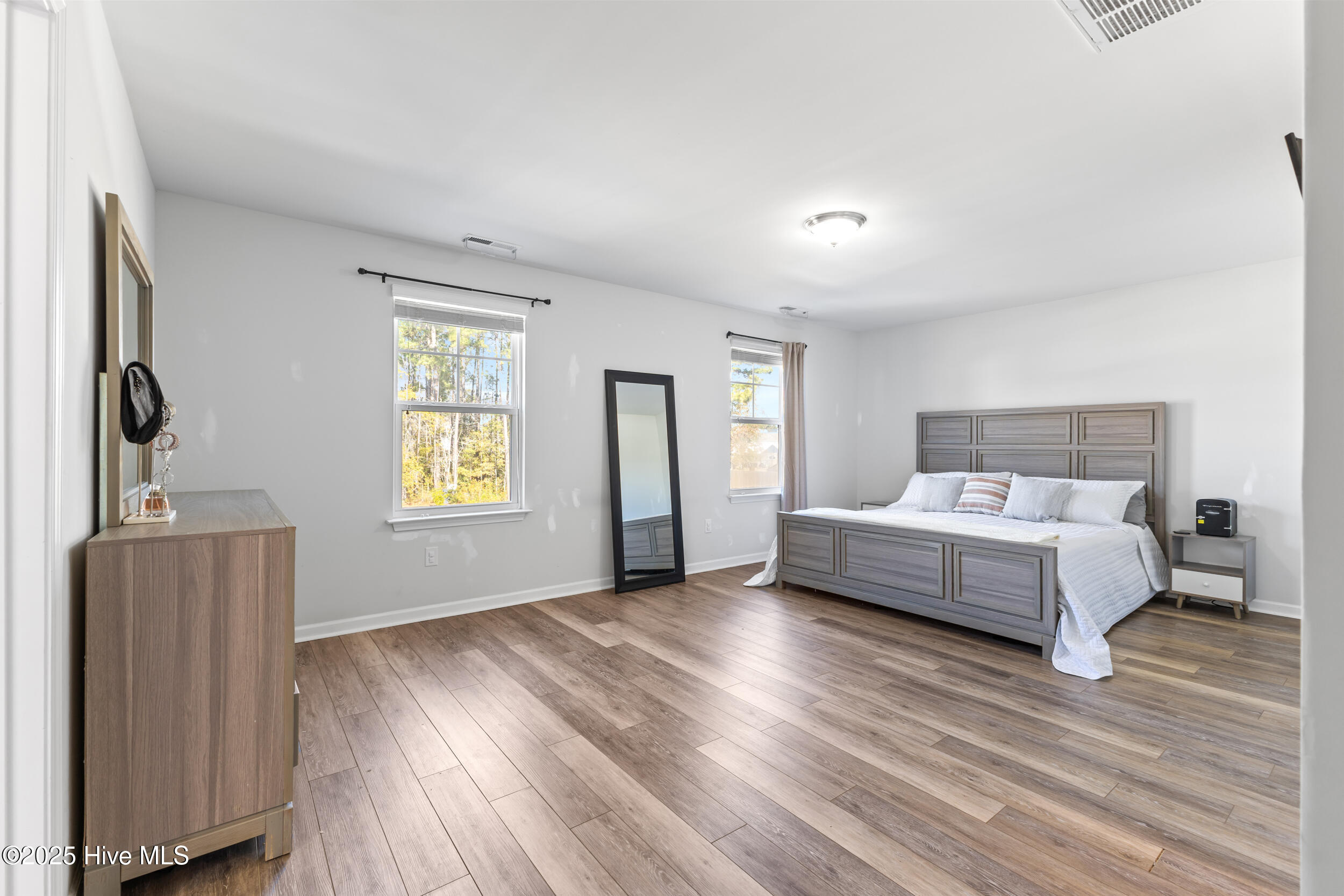 100545034 | Photo 17