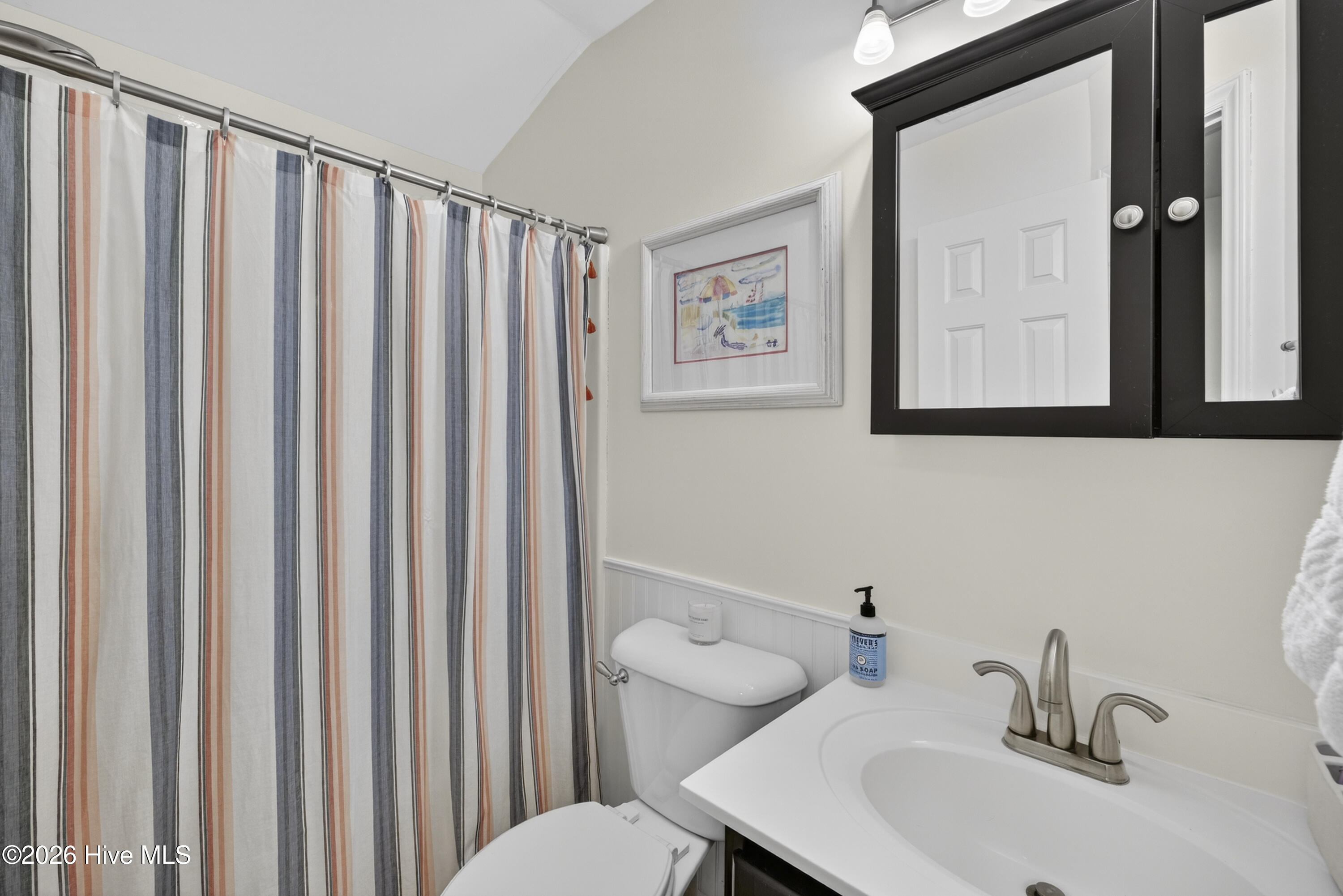 100558180 | Photo 21