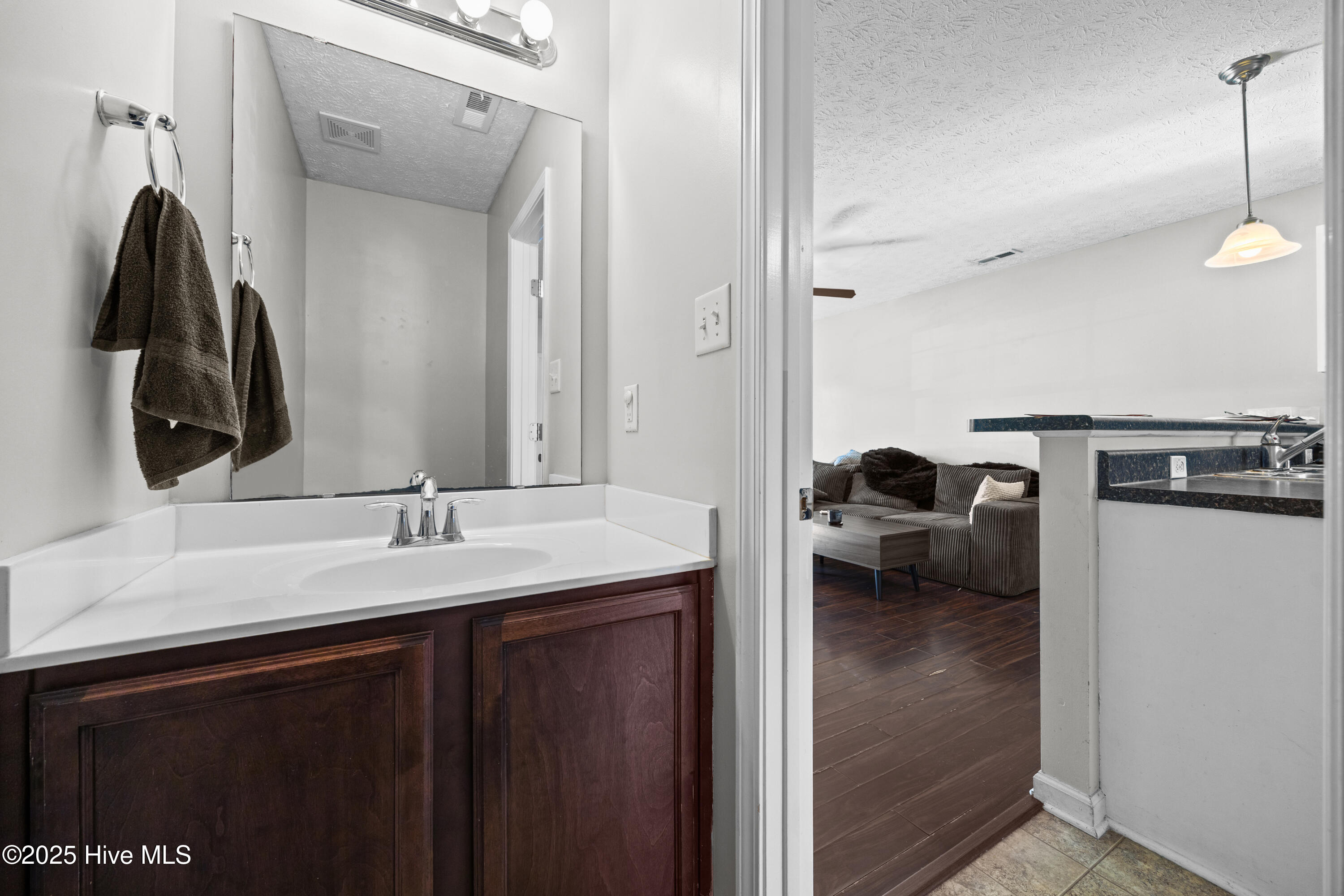 100545796 | Photo 10