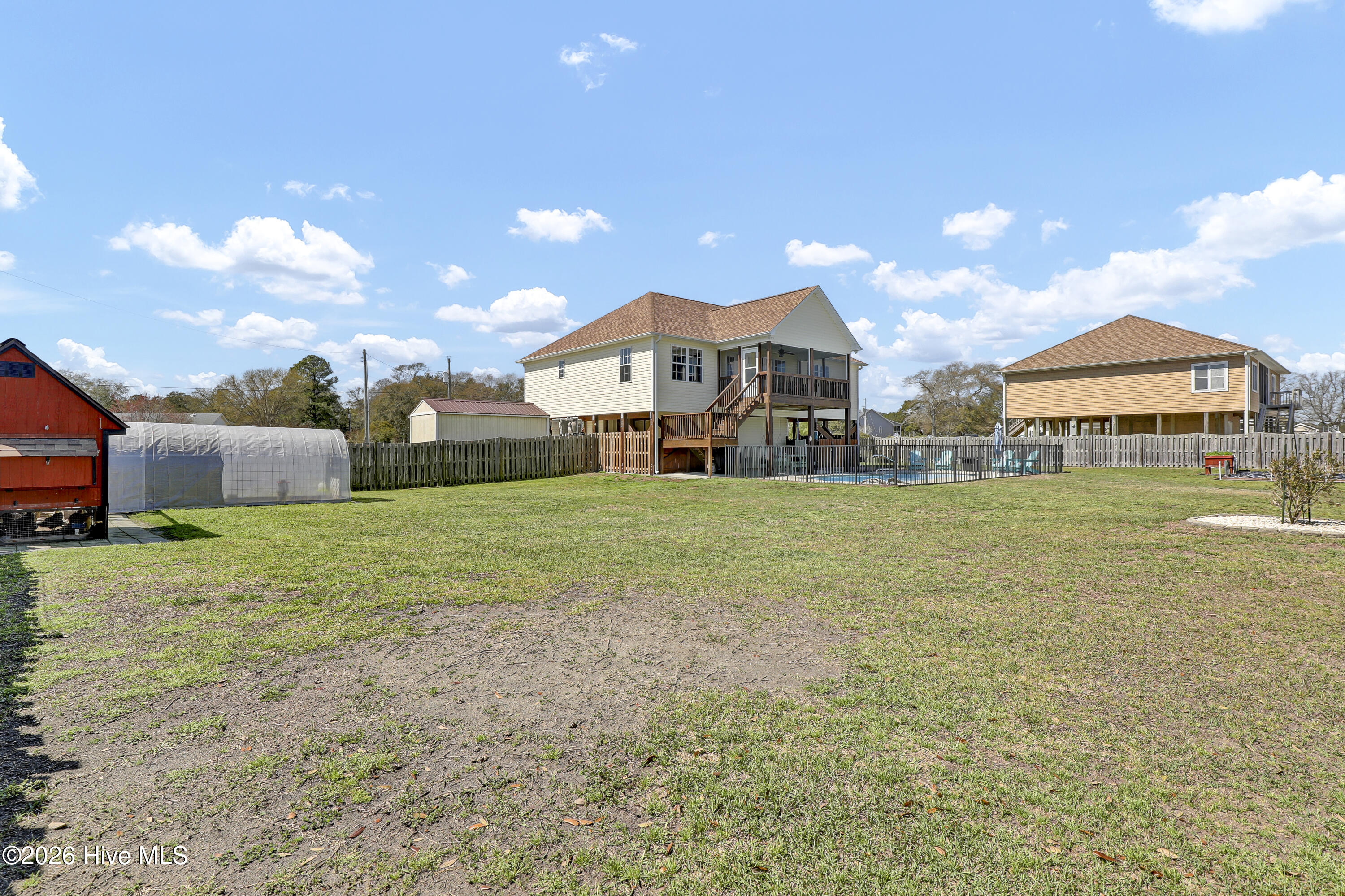 100561433 | Photo 39