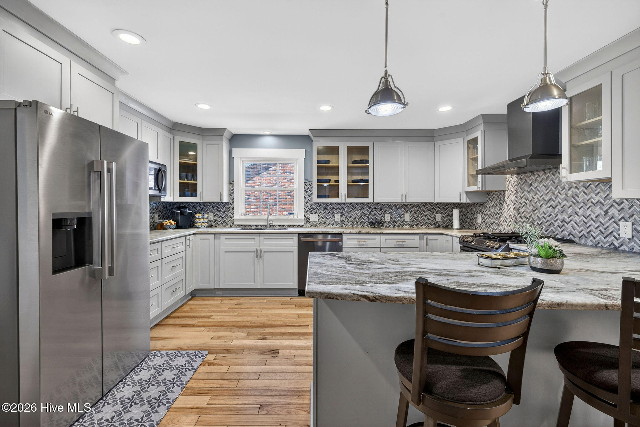 100567485 | Photo 19