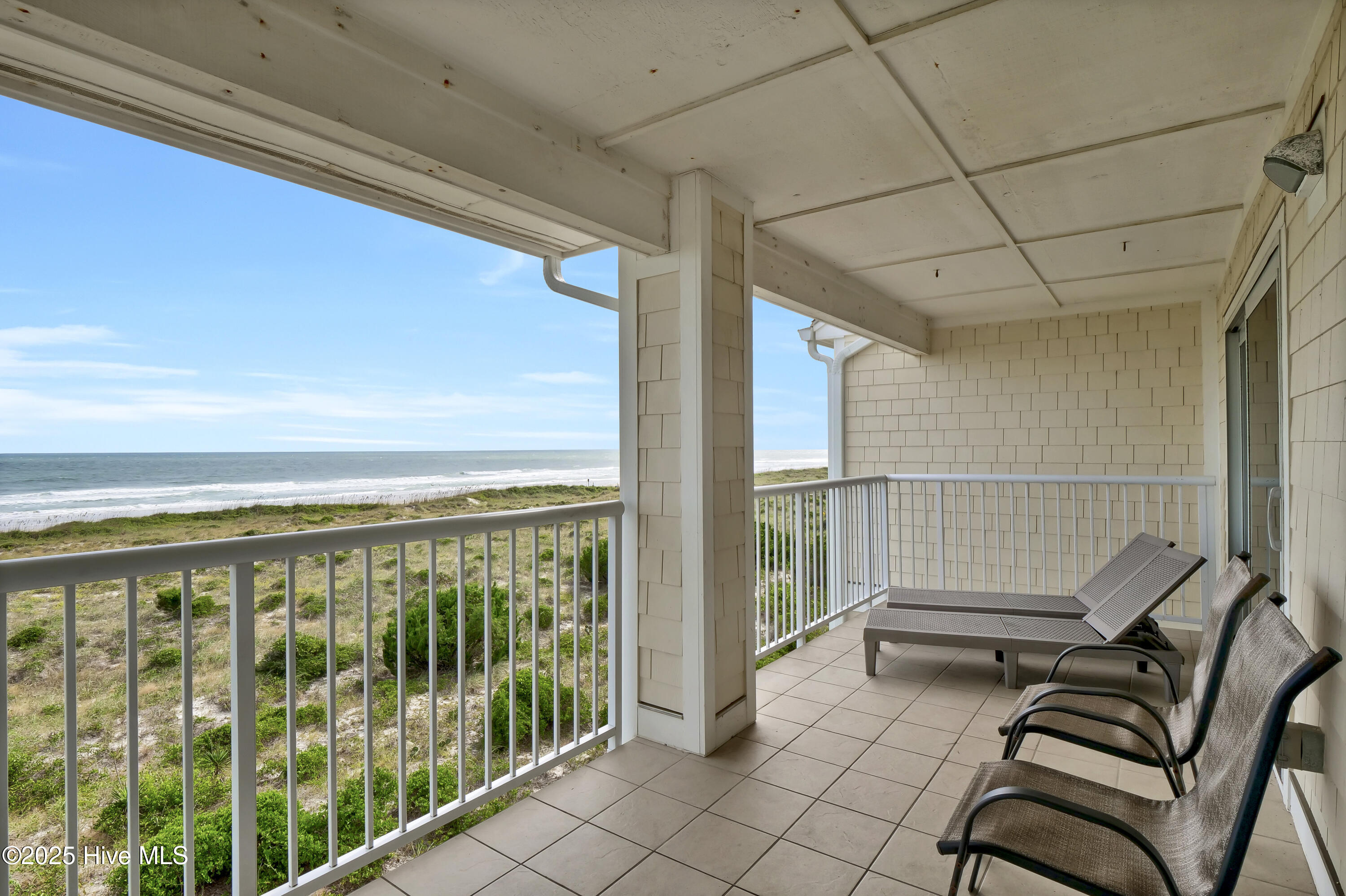 100535604 | Photo 43