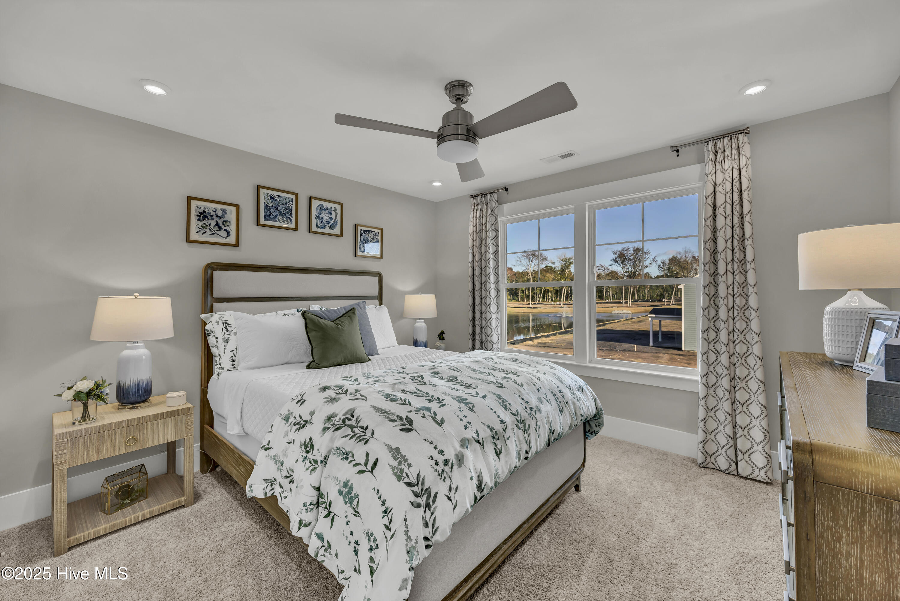 100553120 | Photo 18