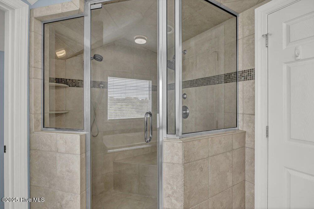 100531490 | Photo 55