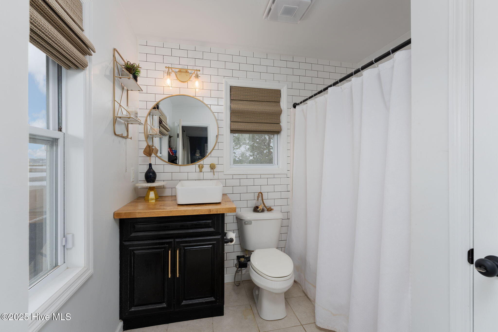 100488869 | Photo 30