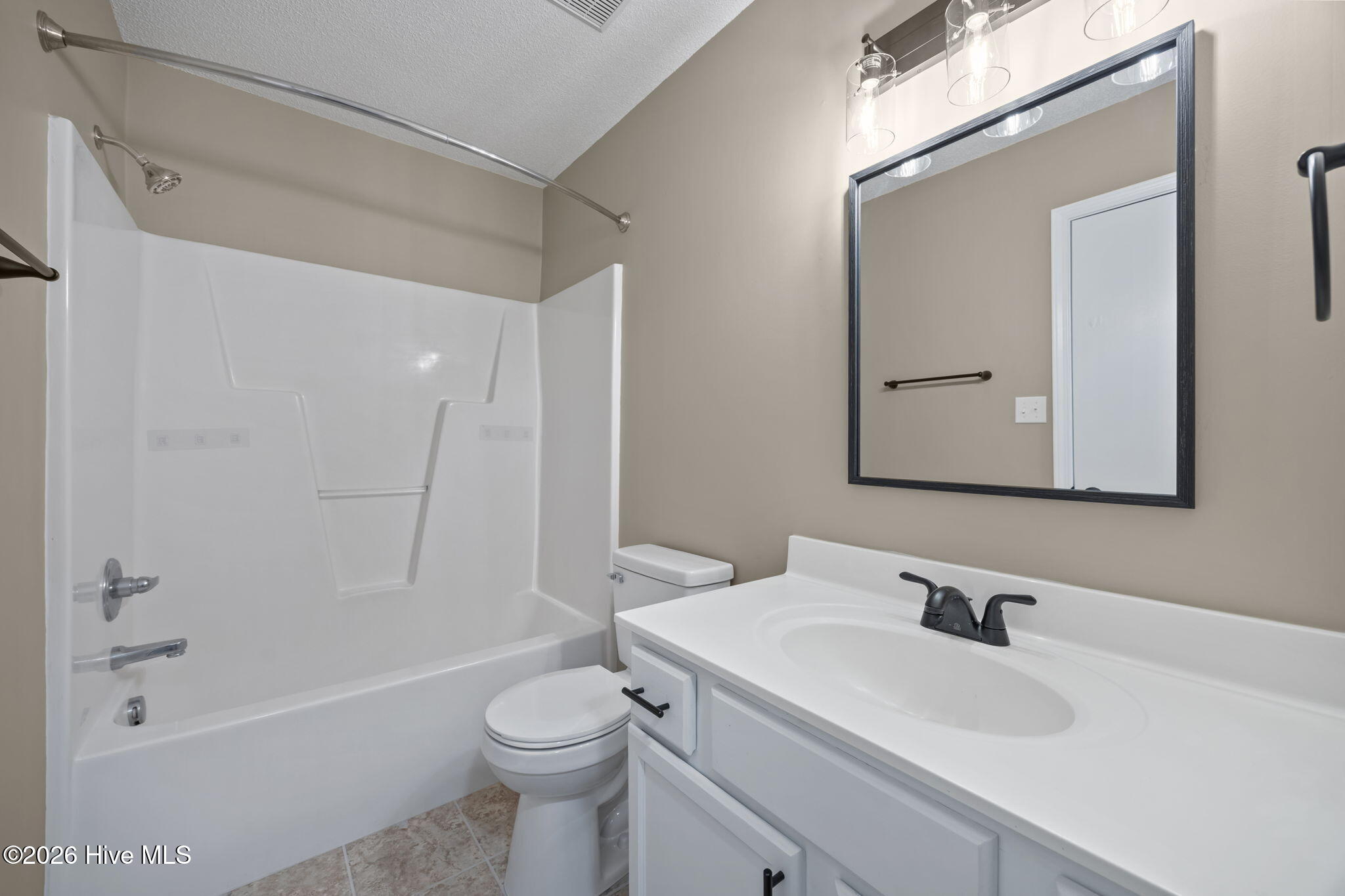 100554029 | Photo 16