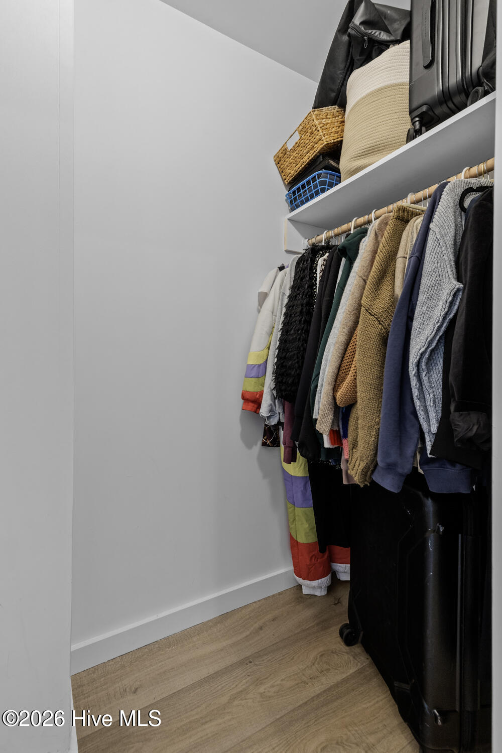 100550800 | Photo 21