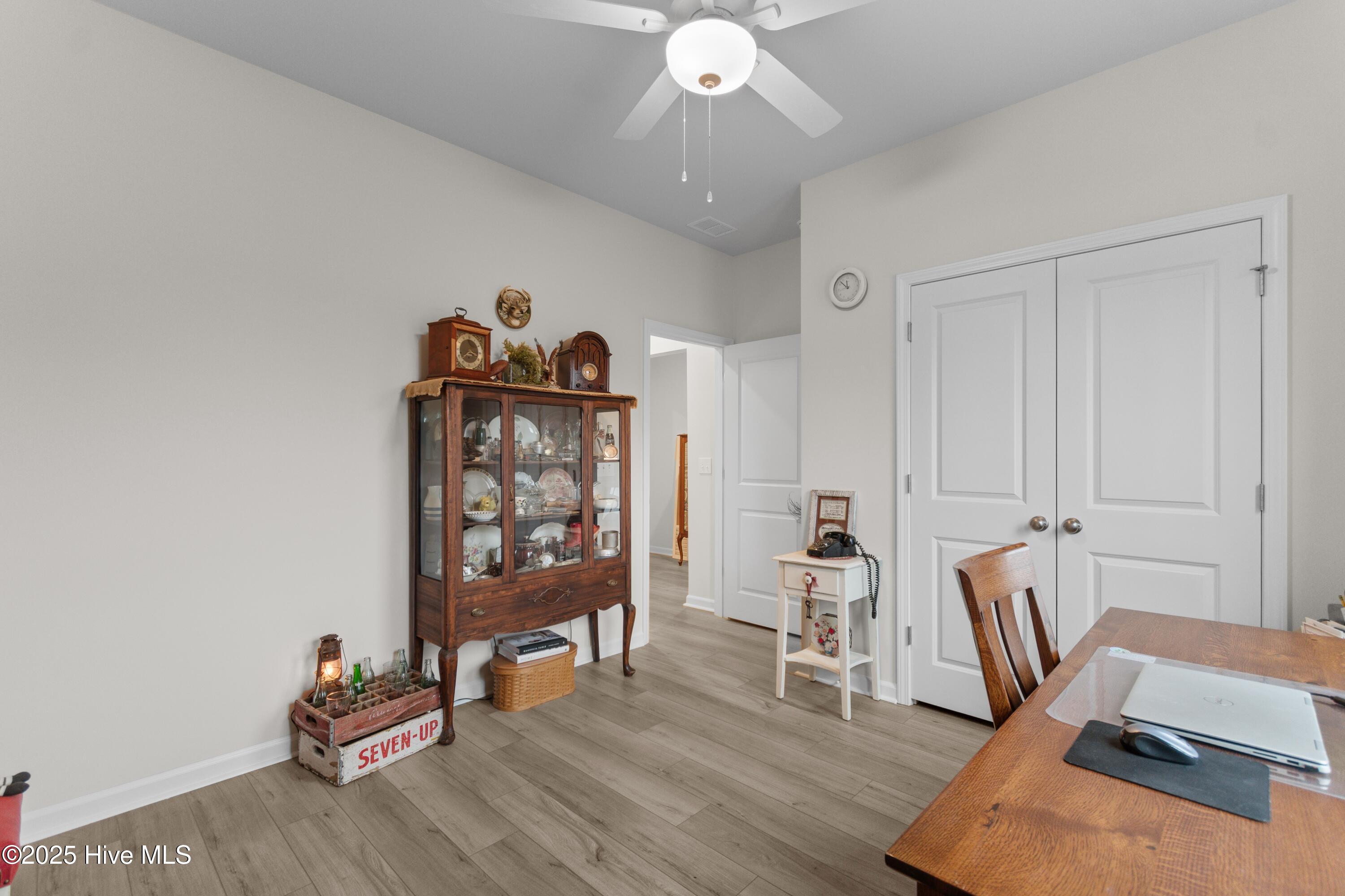 100543949 | Photo 23