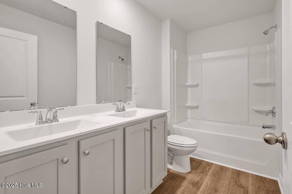 100562500 | Photo 21