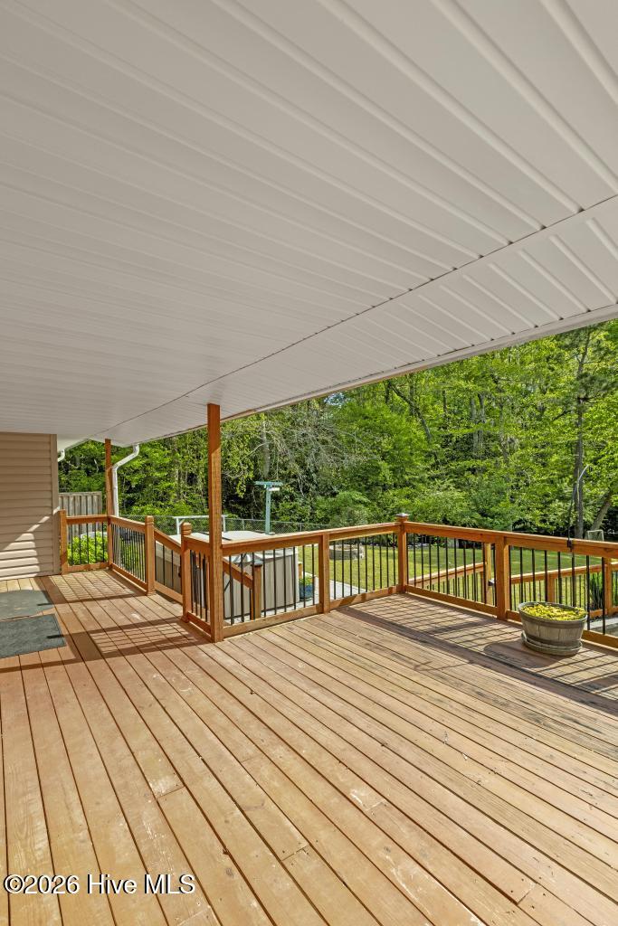 100570465 | Photo 45