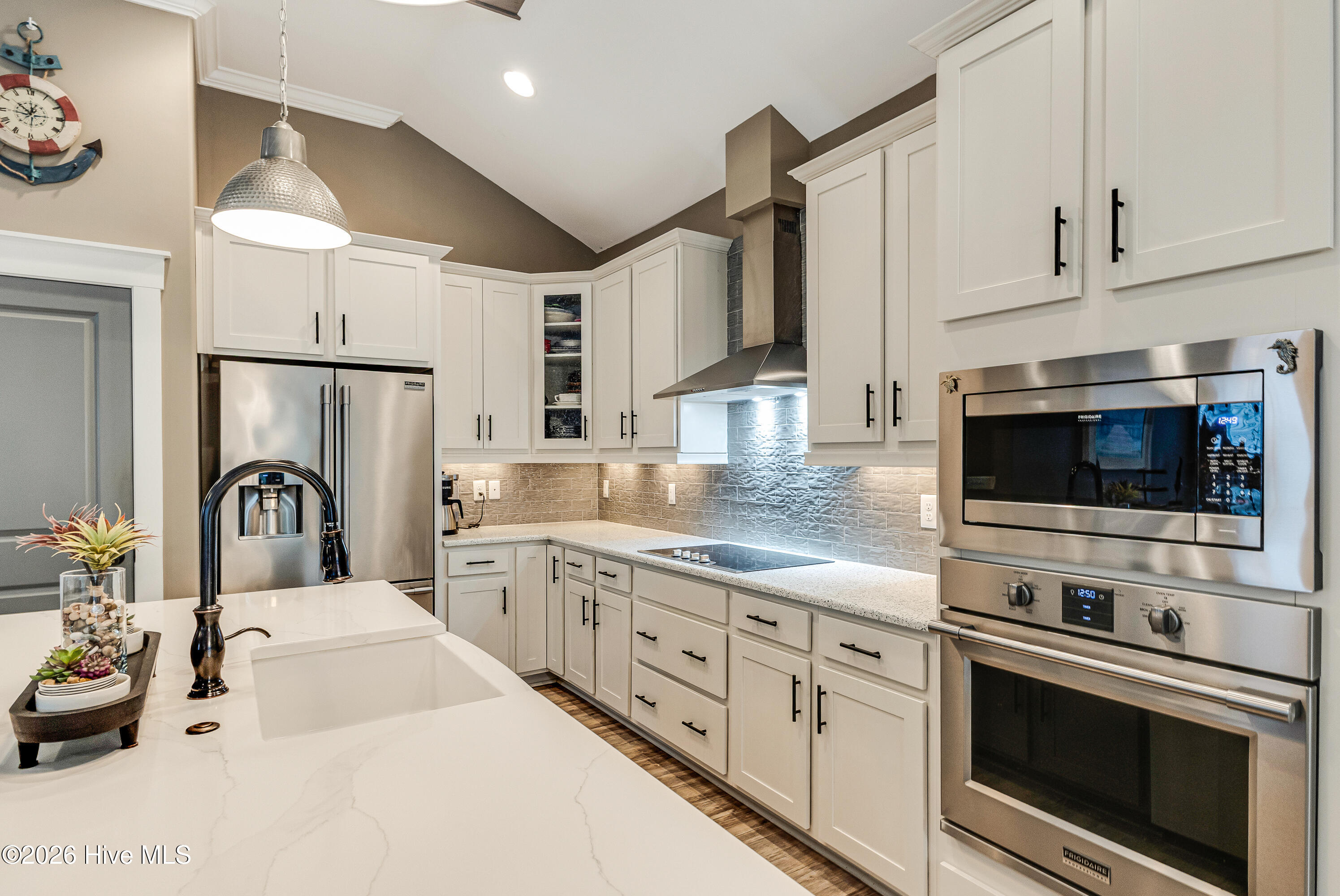 100551306 | Photo 14