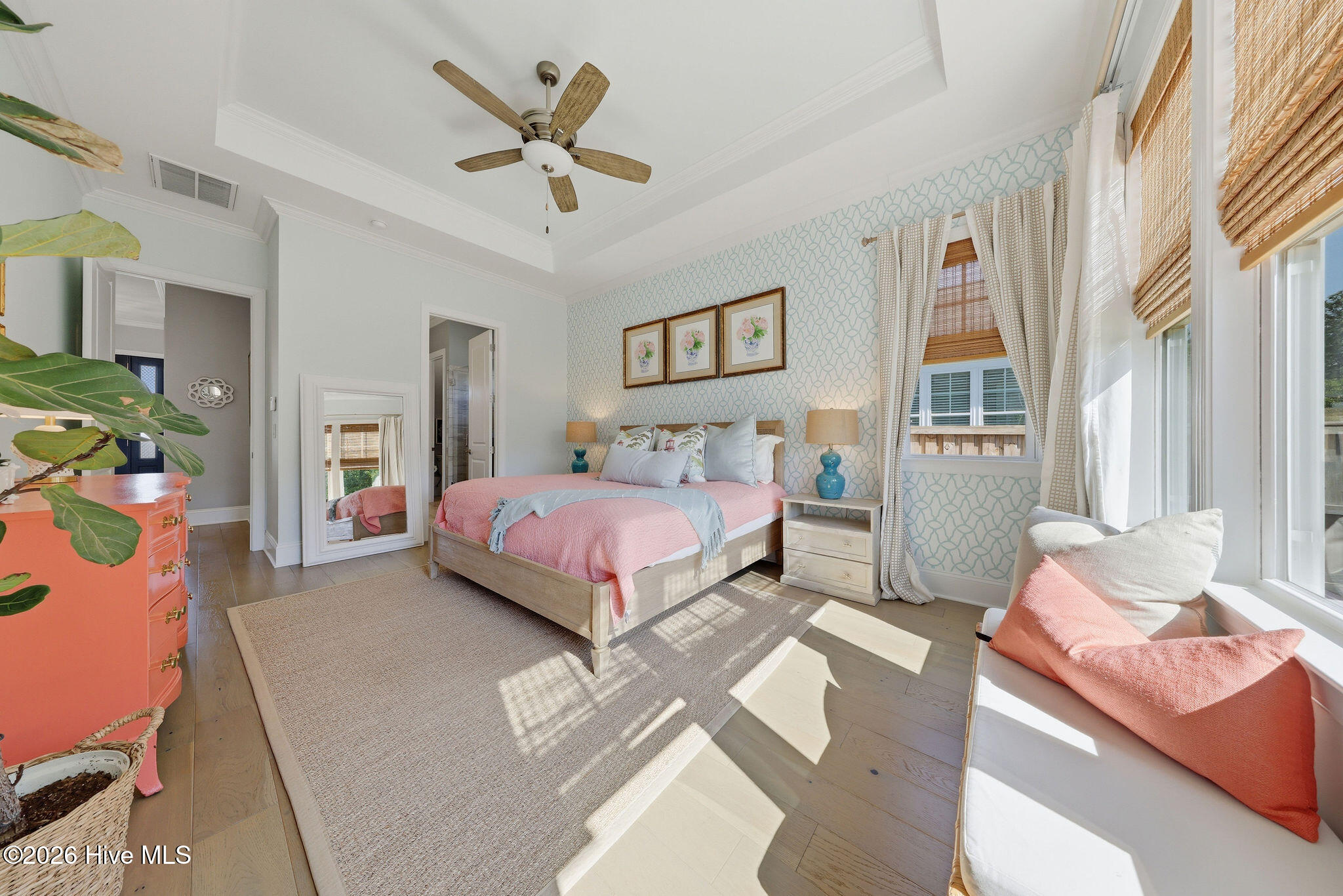 100569190 | Photo 29