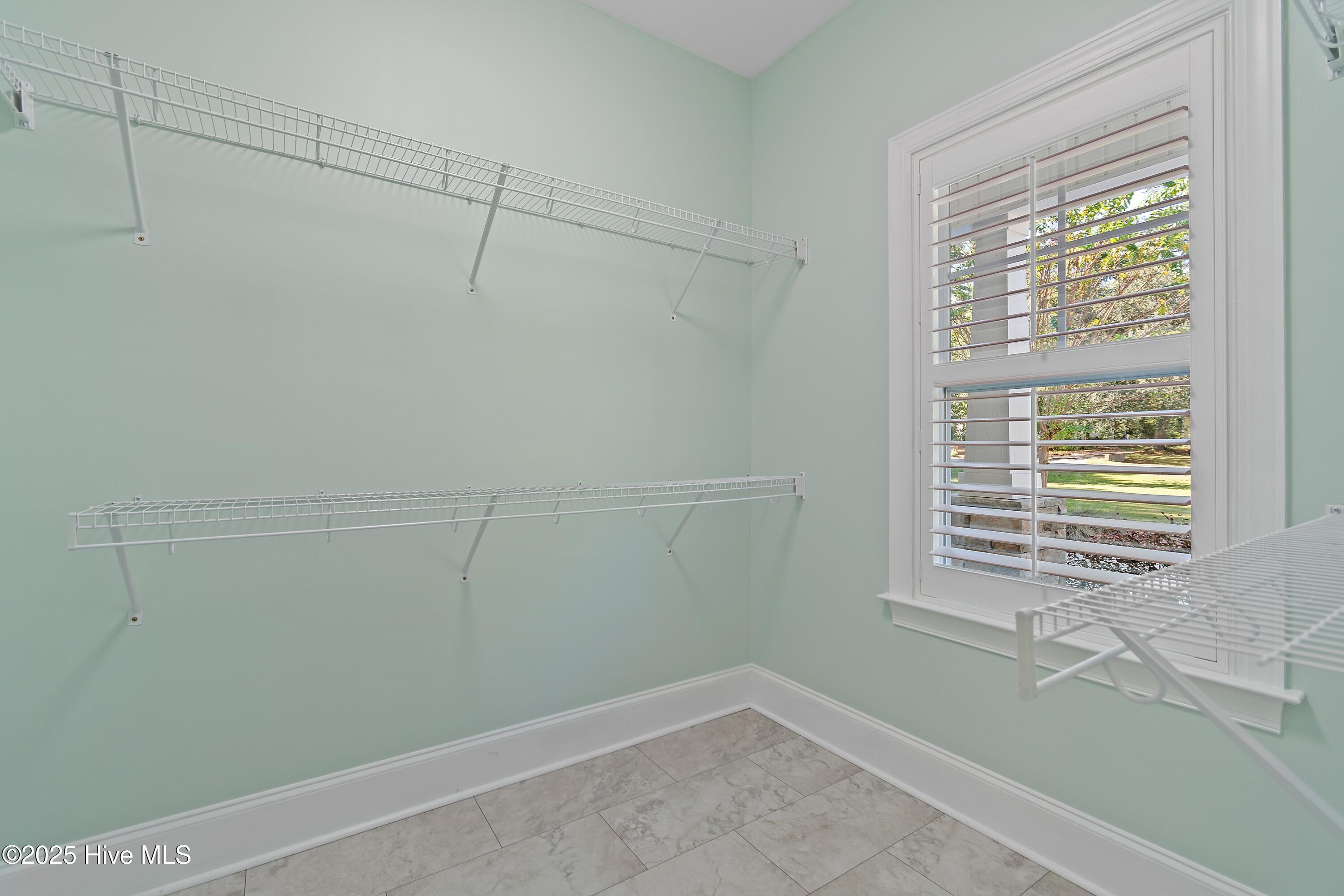 100534757 | Photo 24