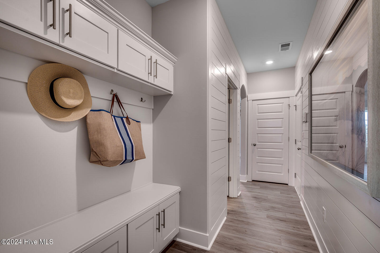 100547681 | Photo 13