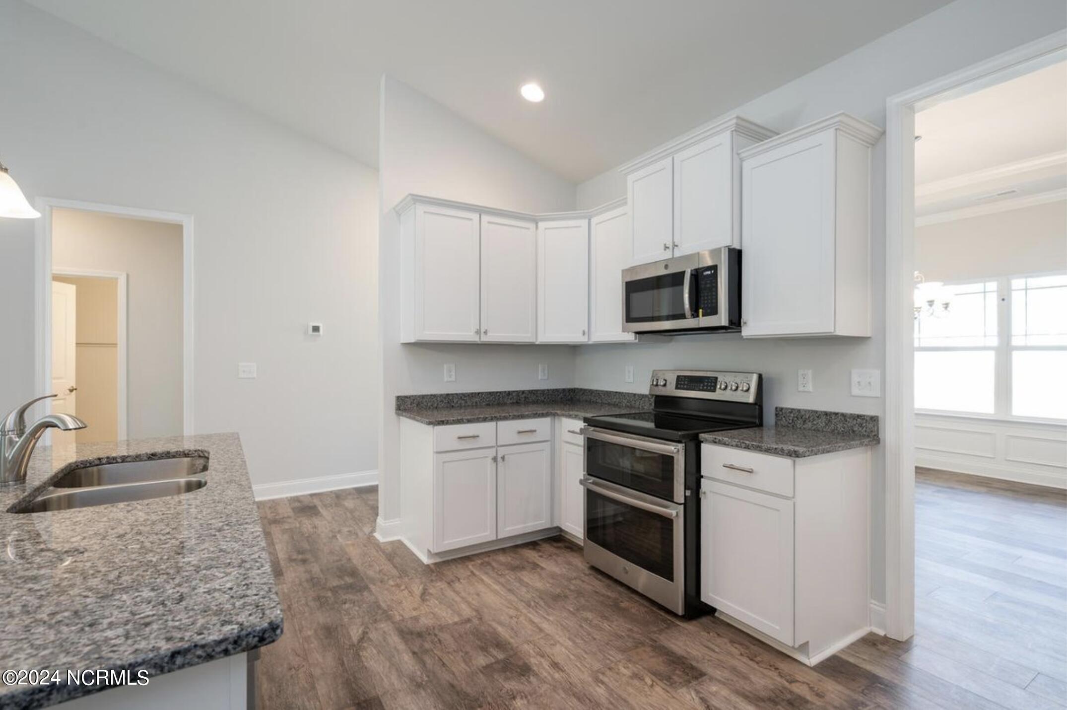 100421670 | Photo 19