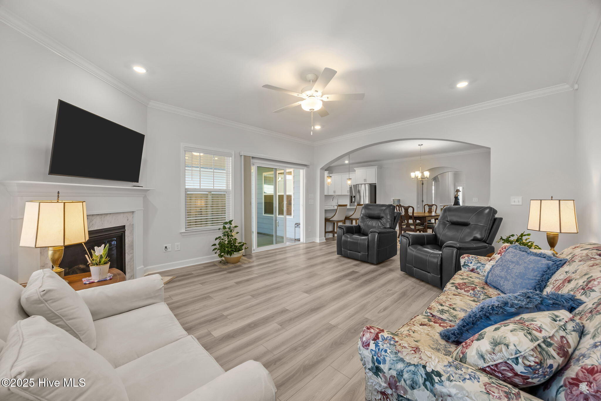 100542295 | Photo 28