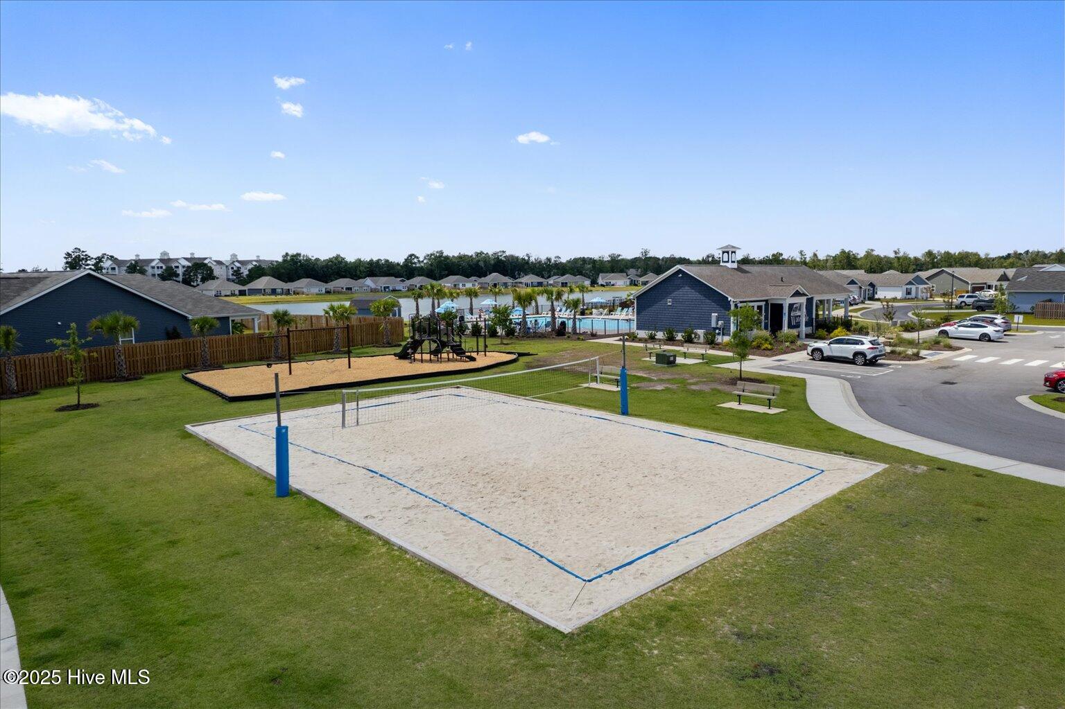 100518788 | Photo 43