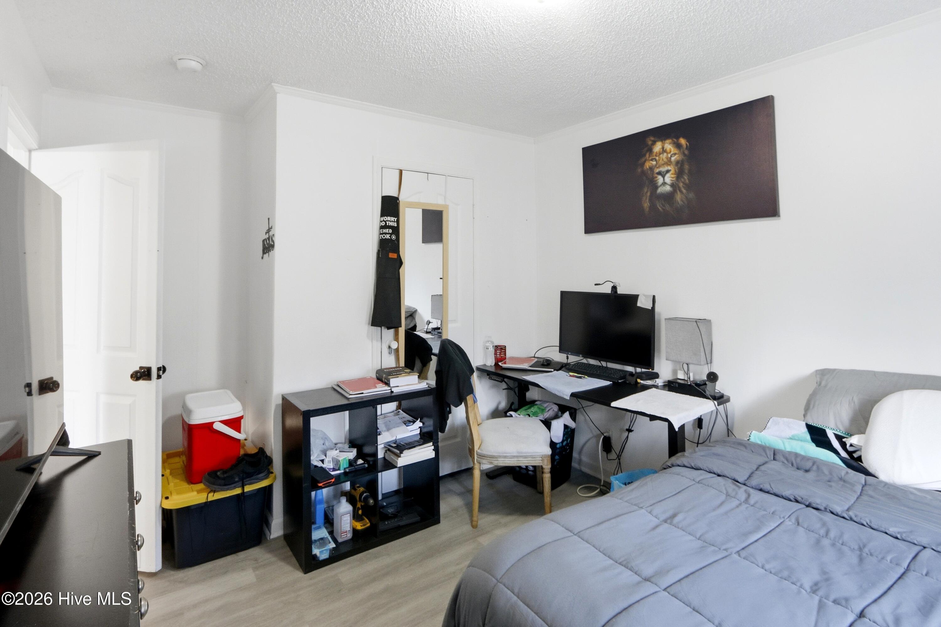 100548935 | Photo 30