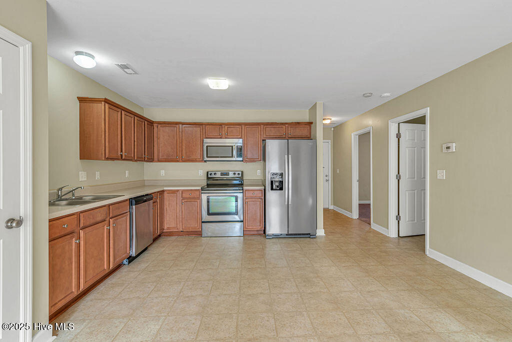 100545122 | Photo 14