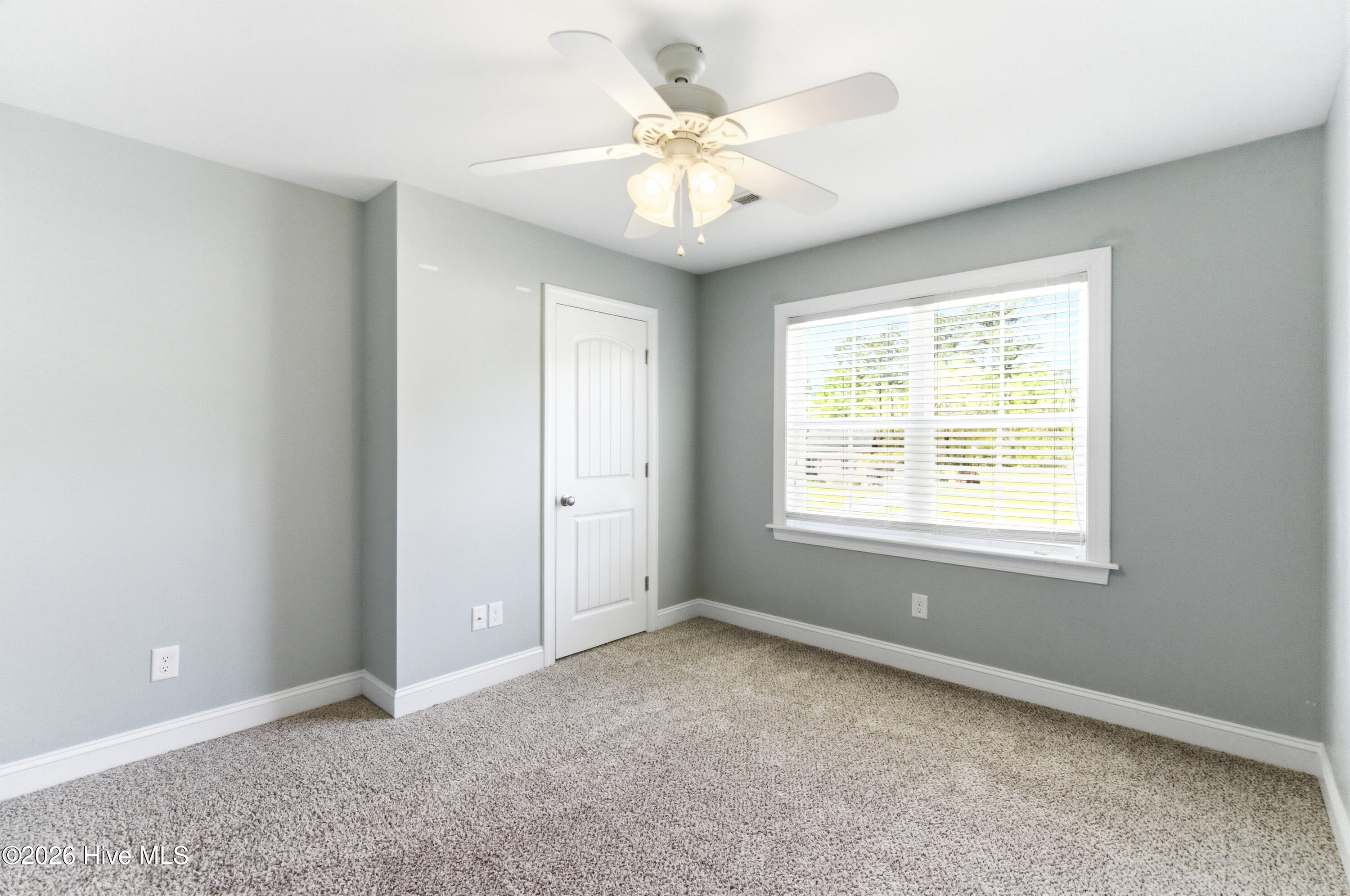 100566364 | Photo 41