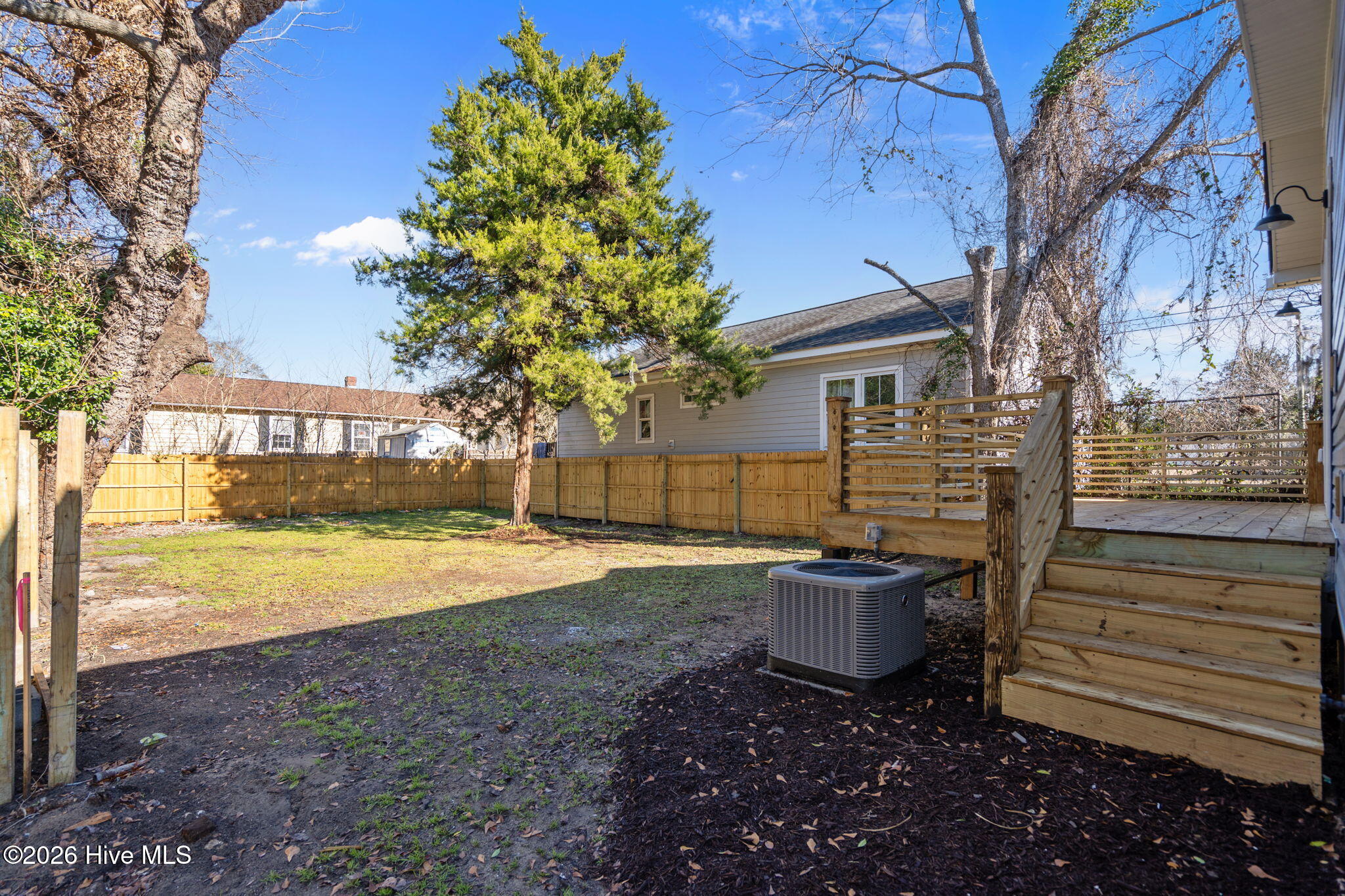 100550651 | Photo 11