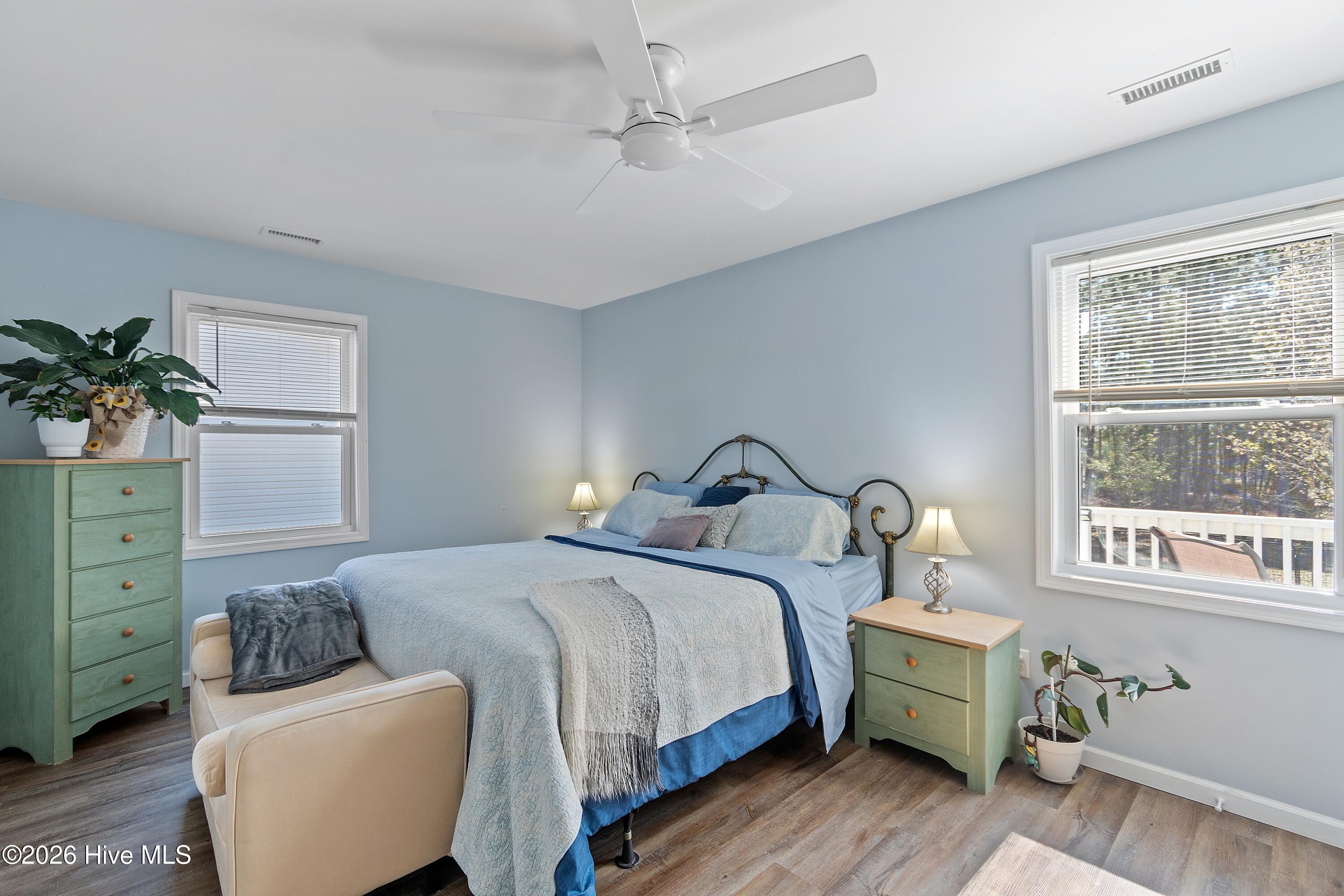 100561702 | Photo 18