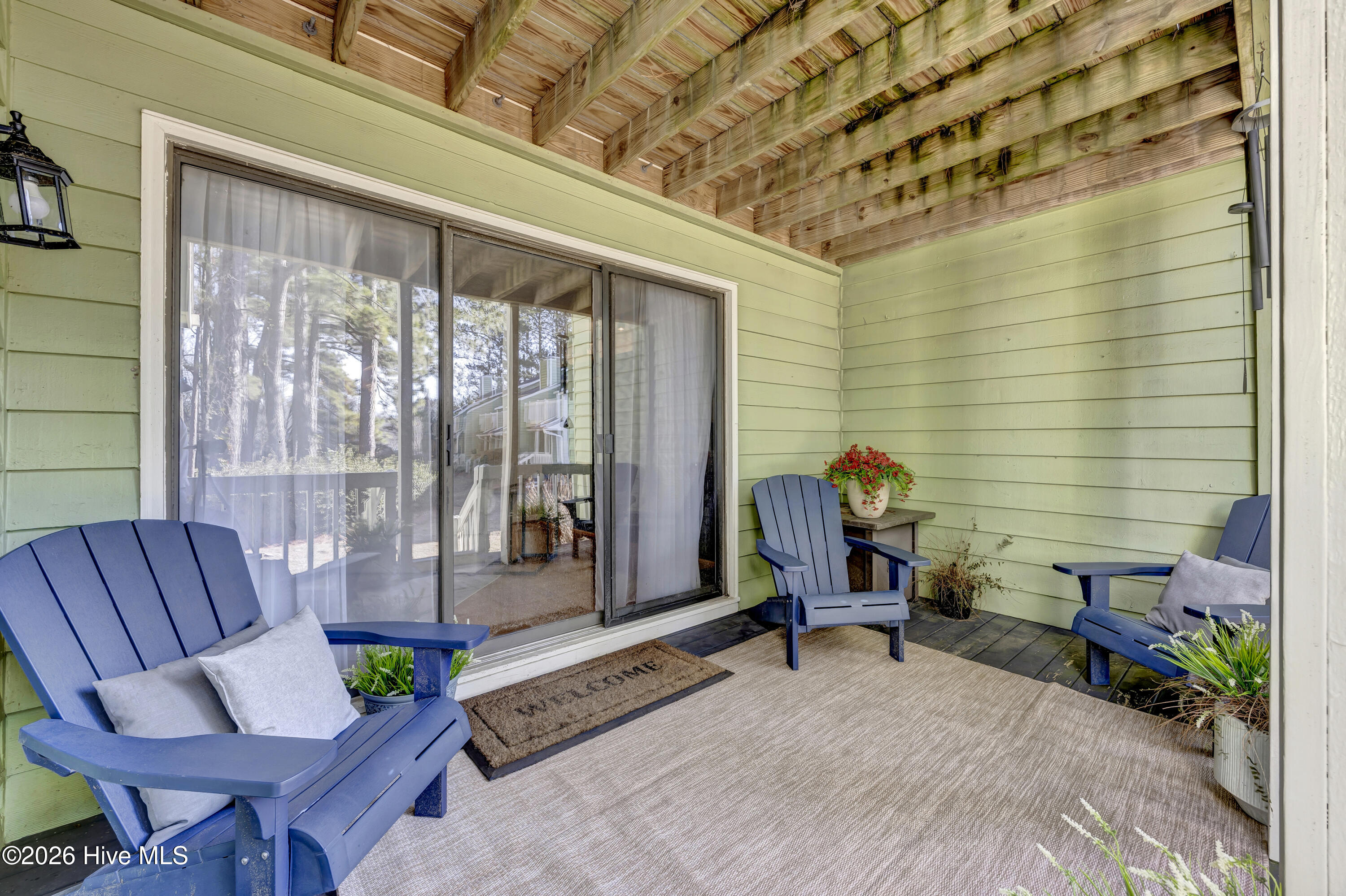 100550839 | Photo 50