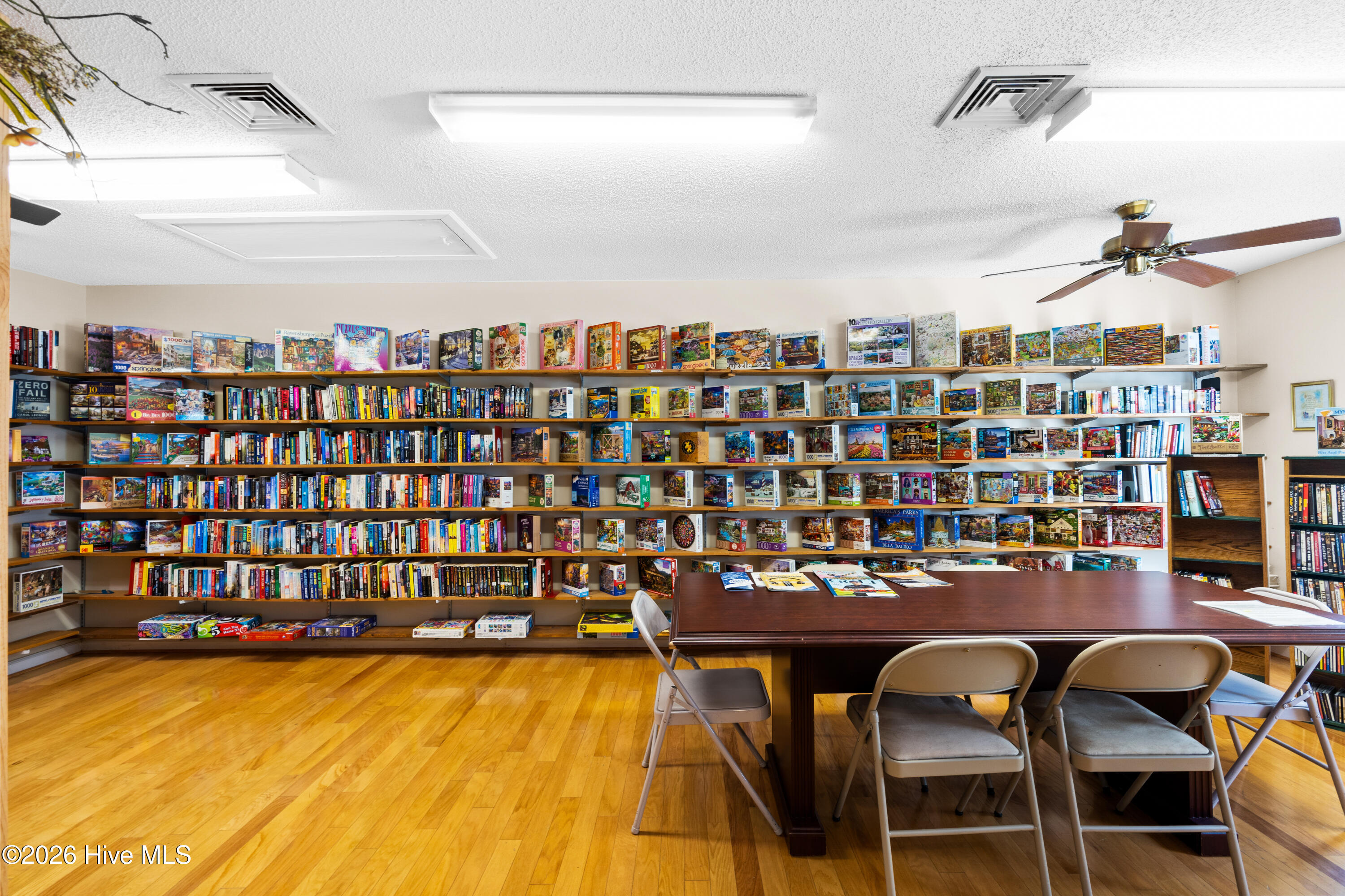 100538060 | Photo 50