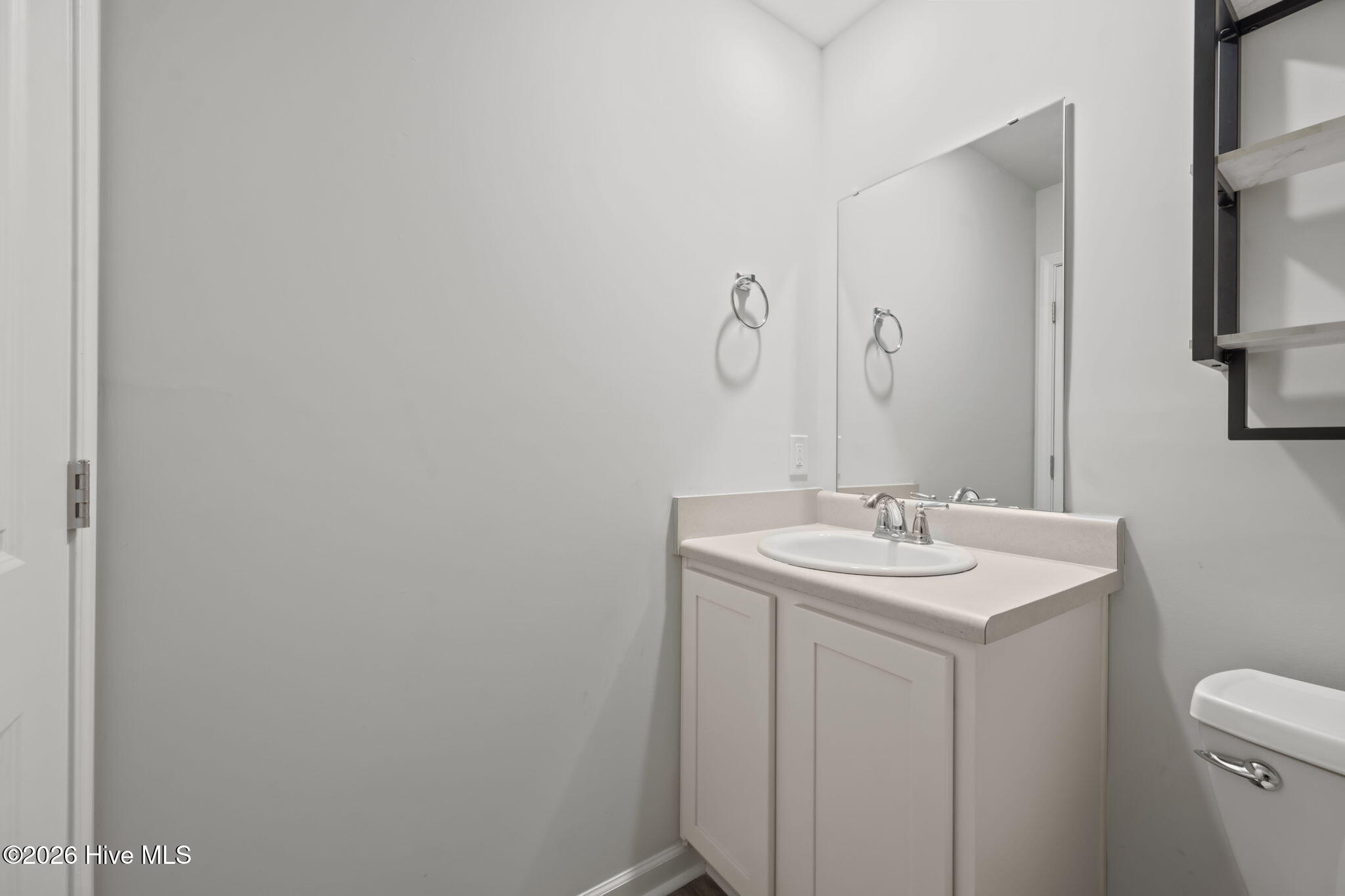 100547866 | Photo 25