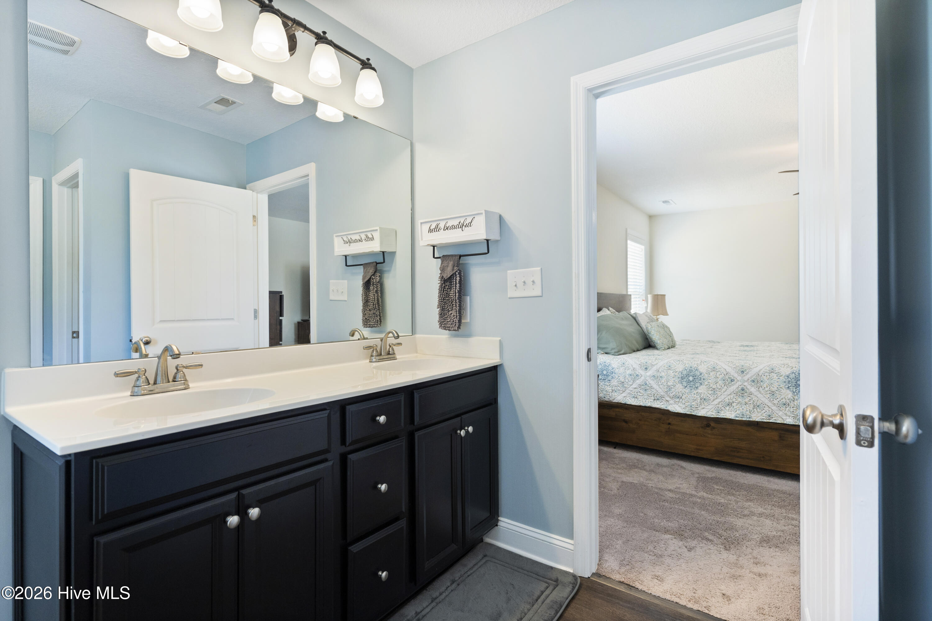 100564878 | Photo 35