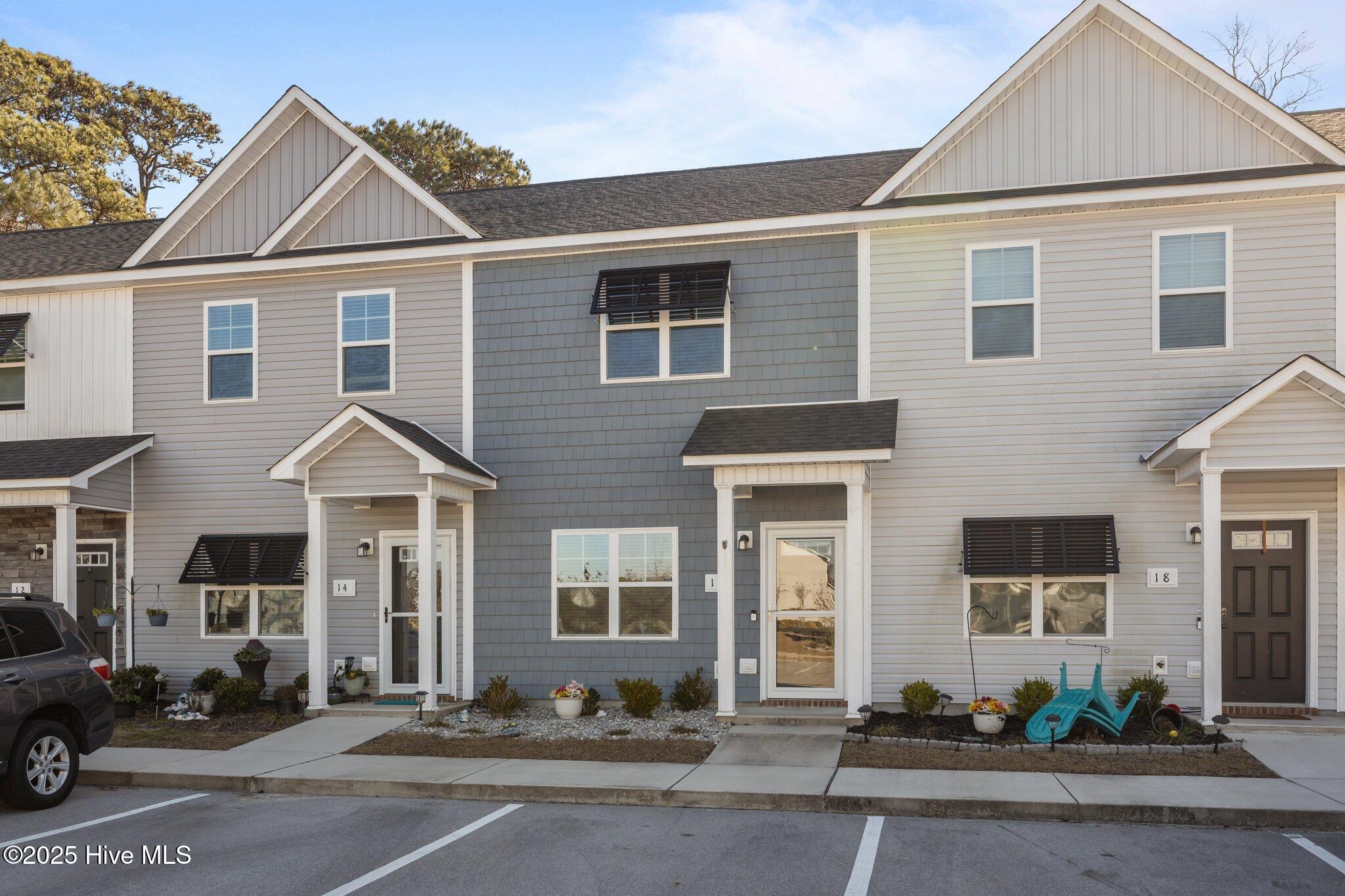 100563898 | Photo 33