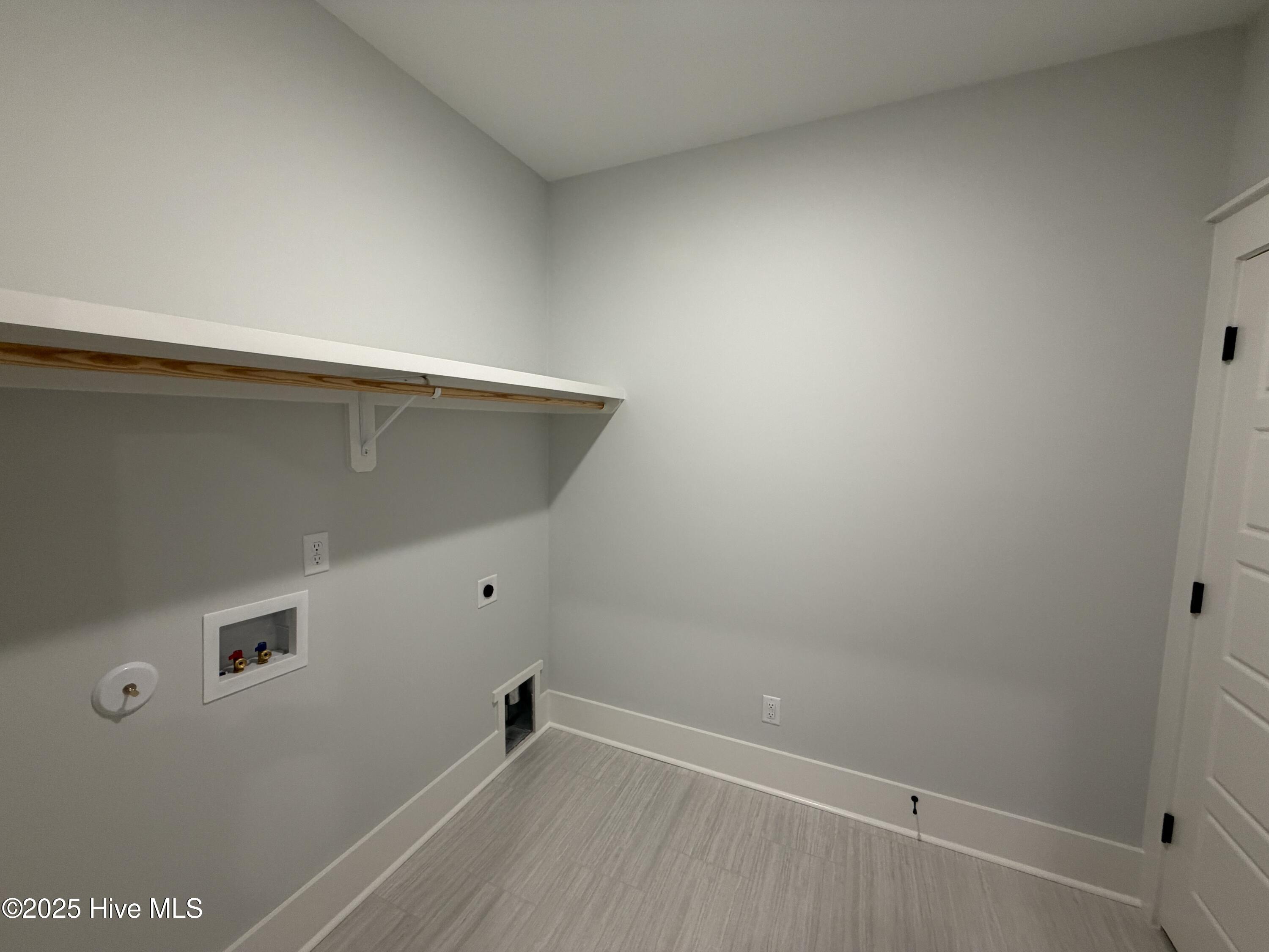 100518580 | Photo 31