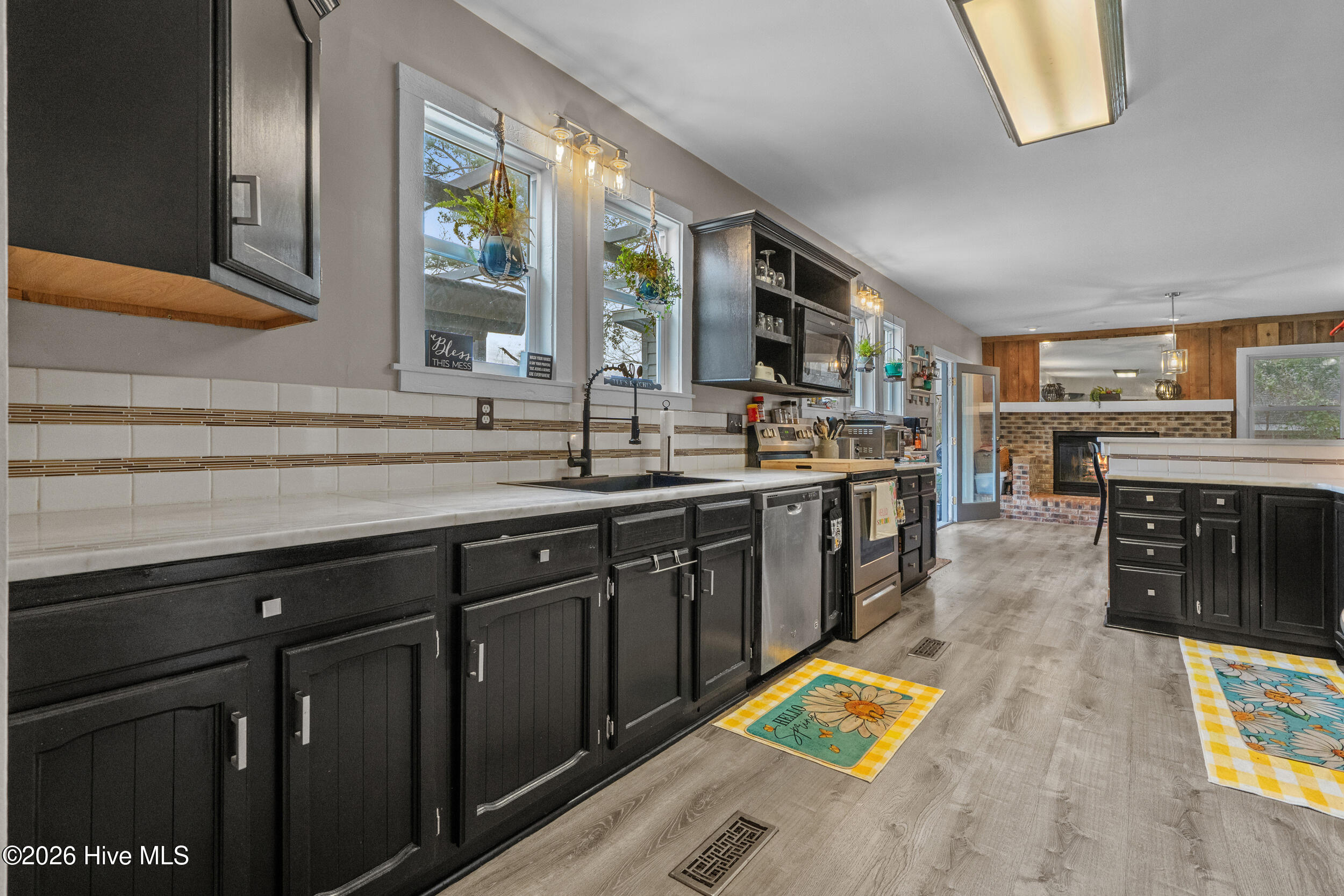 100556082 | Photo 14