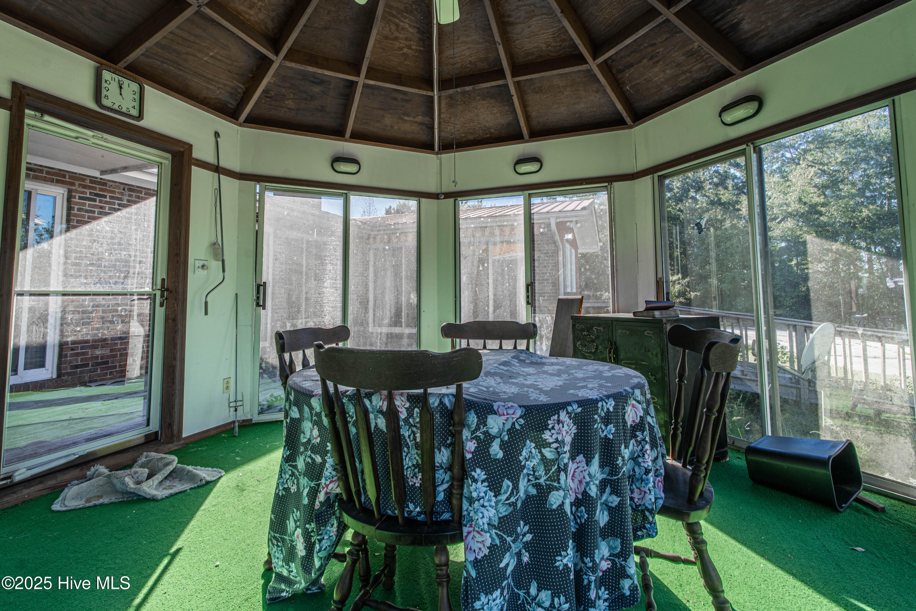 100536472 | Photo 53