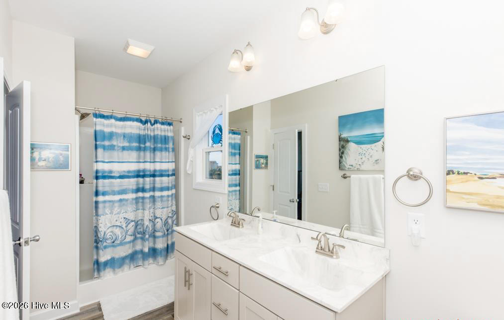 100567605 | Photo 17