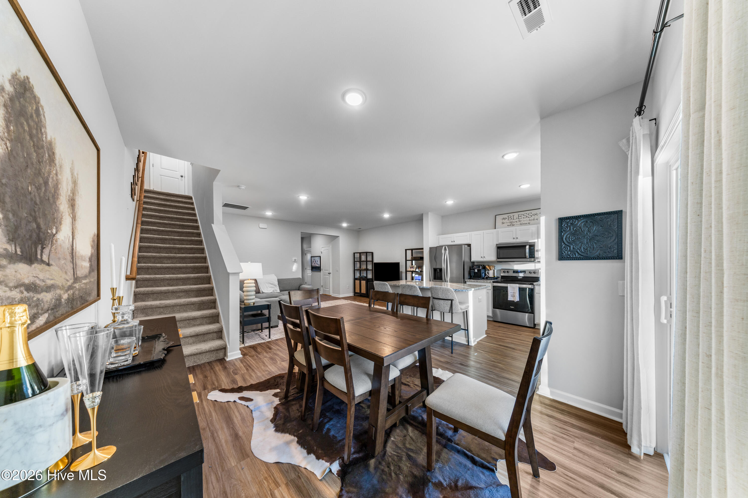 100555371 | Photo 16