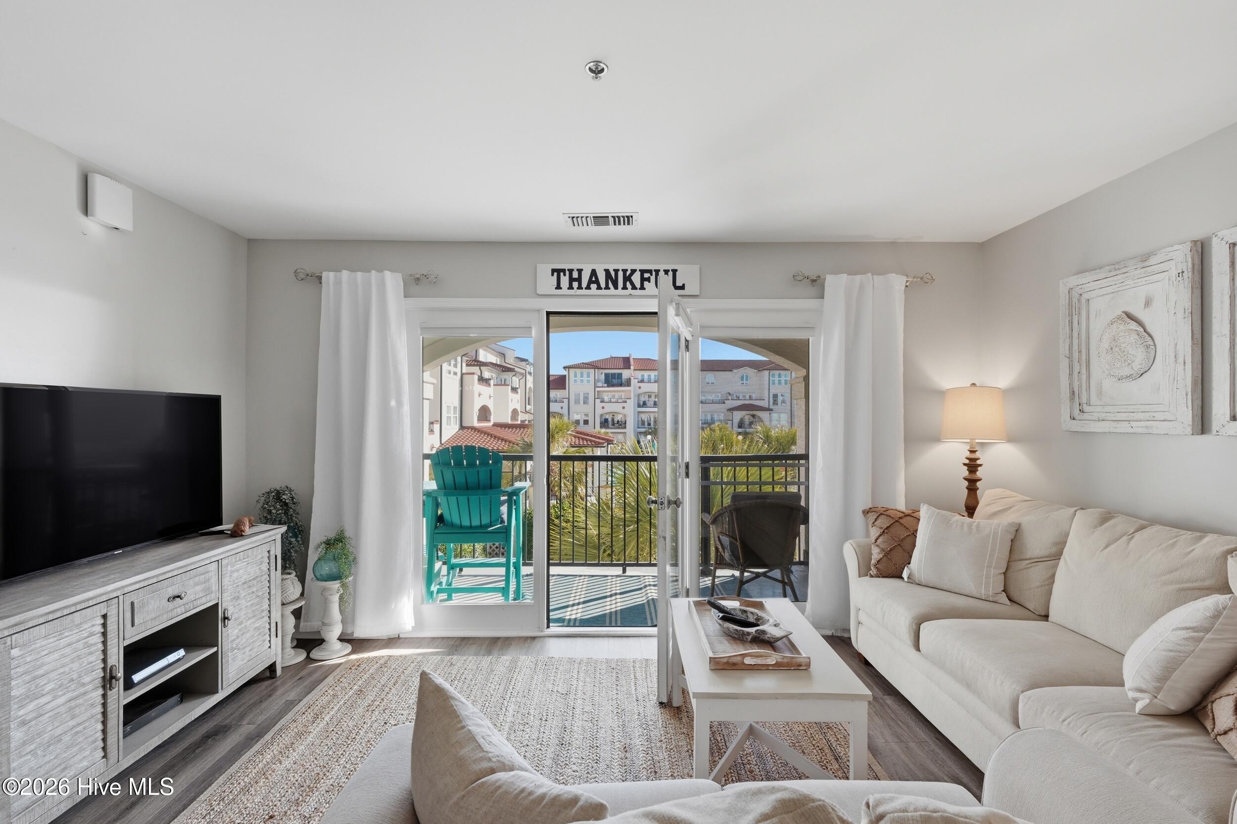 100560519 | Photo 31