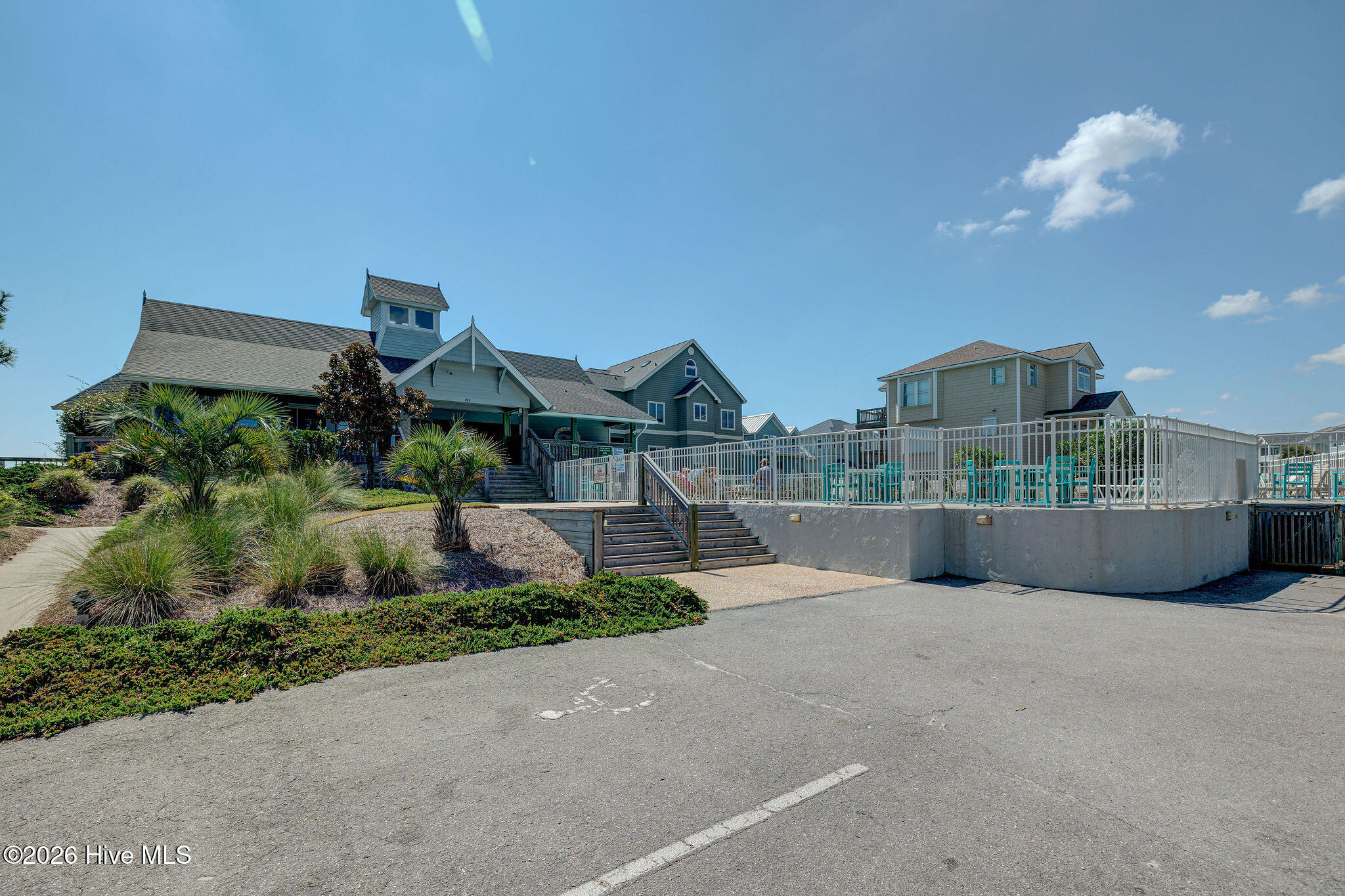 100549584 | Photo 65