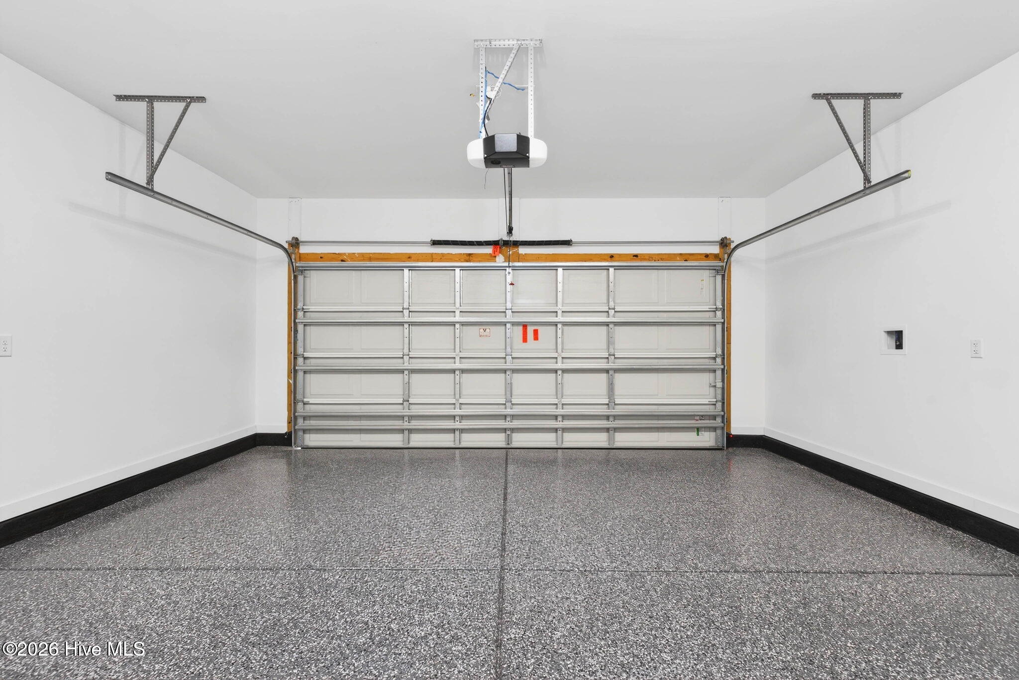 100564672 | Photo 40