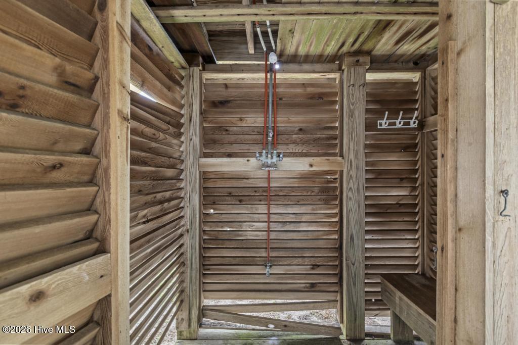 100557577 | Photo 37