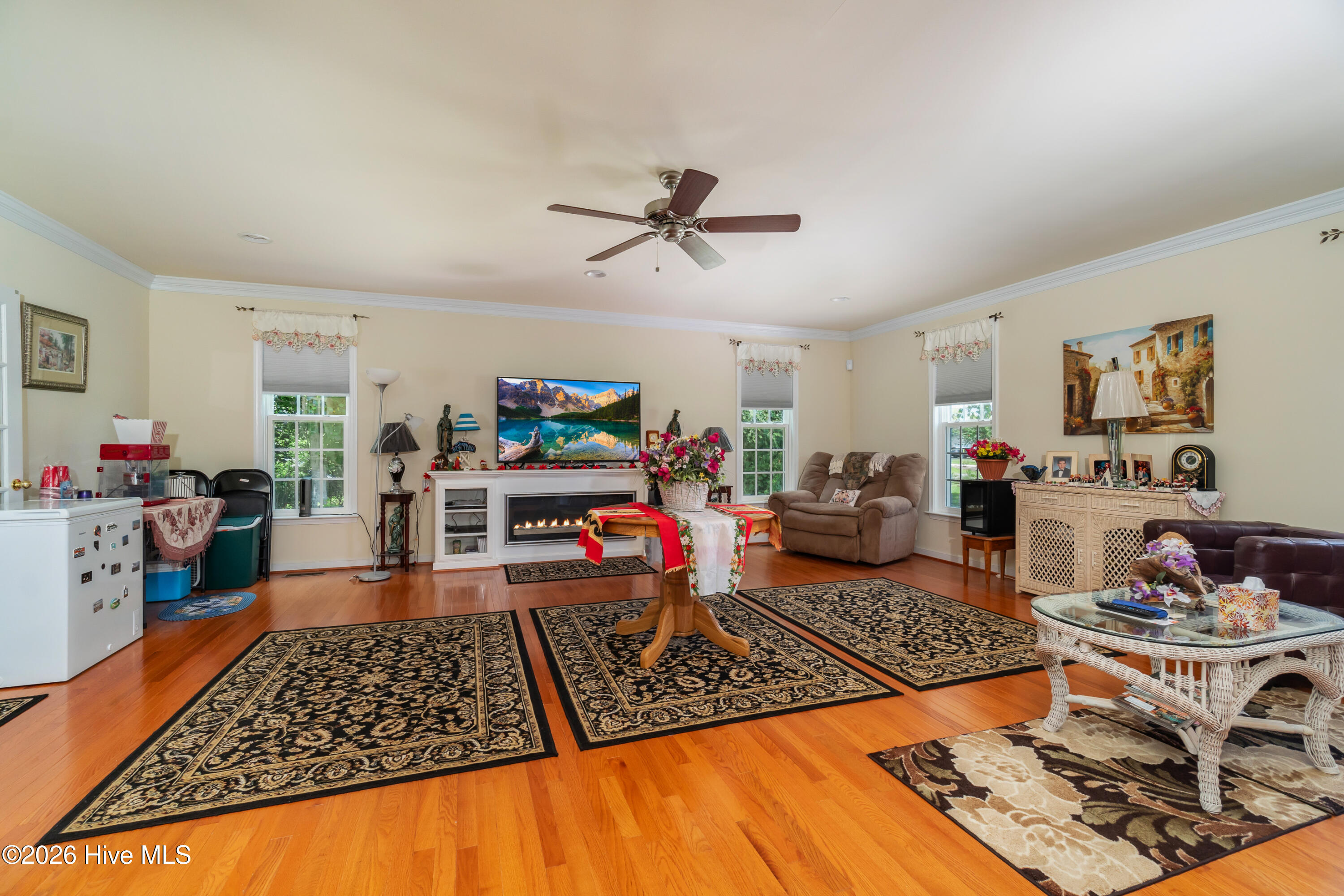 FORMAL LIVINGROOM
